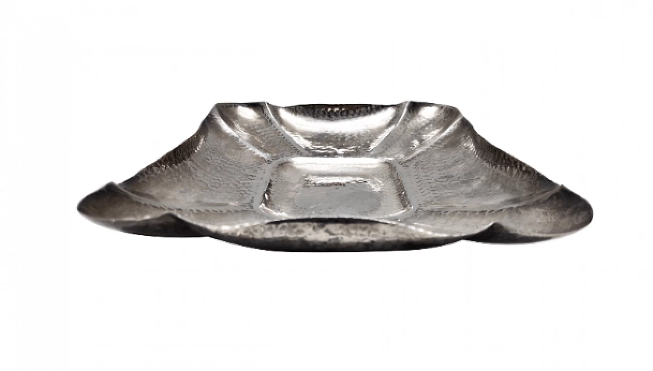 Vassoio in metallo placcato argento sbalzato di Olri, anni '50 1
