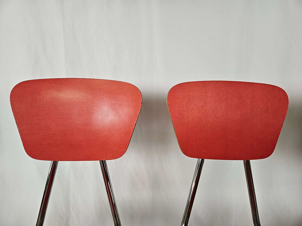 4 Sedie e tavolo in formica rossa con struttura in ferro, anni '70 24