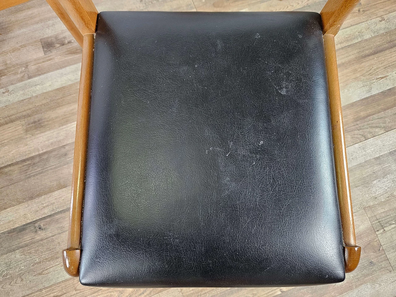 4 Beech chairs with black leather seats, 1970s 11
