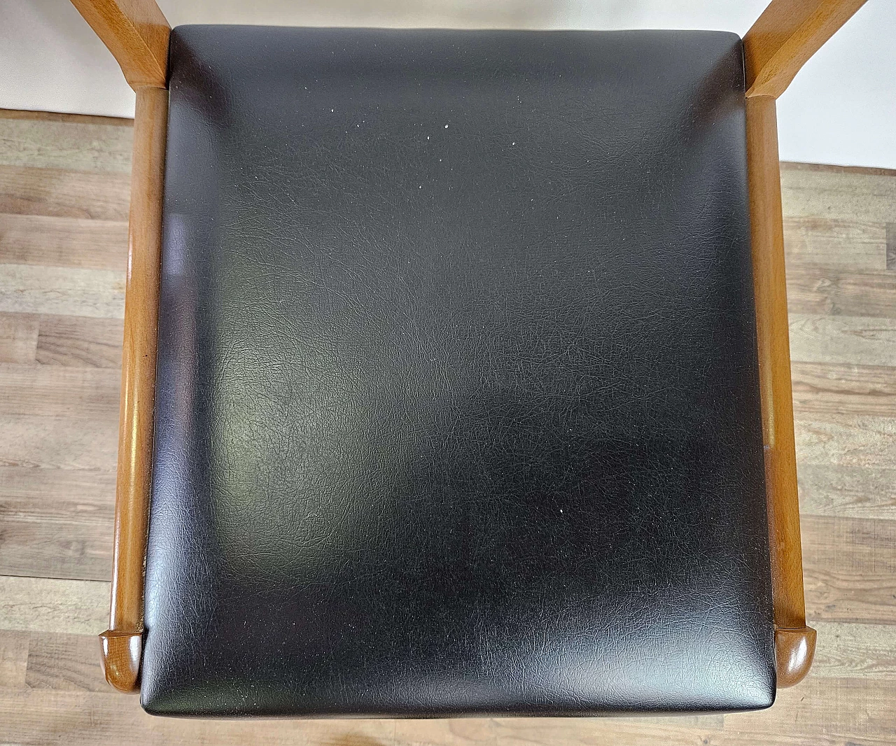 4 Beech chairs with black leather seats, 1970s 12