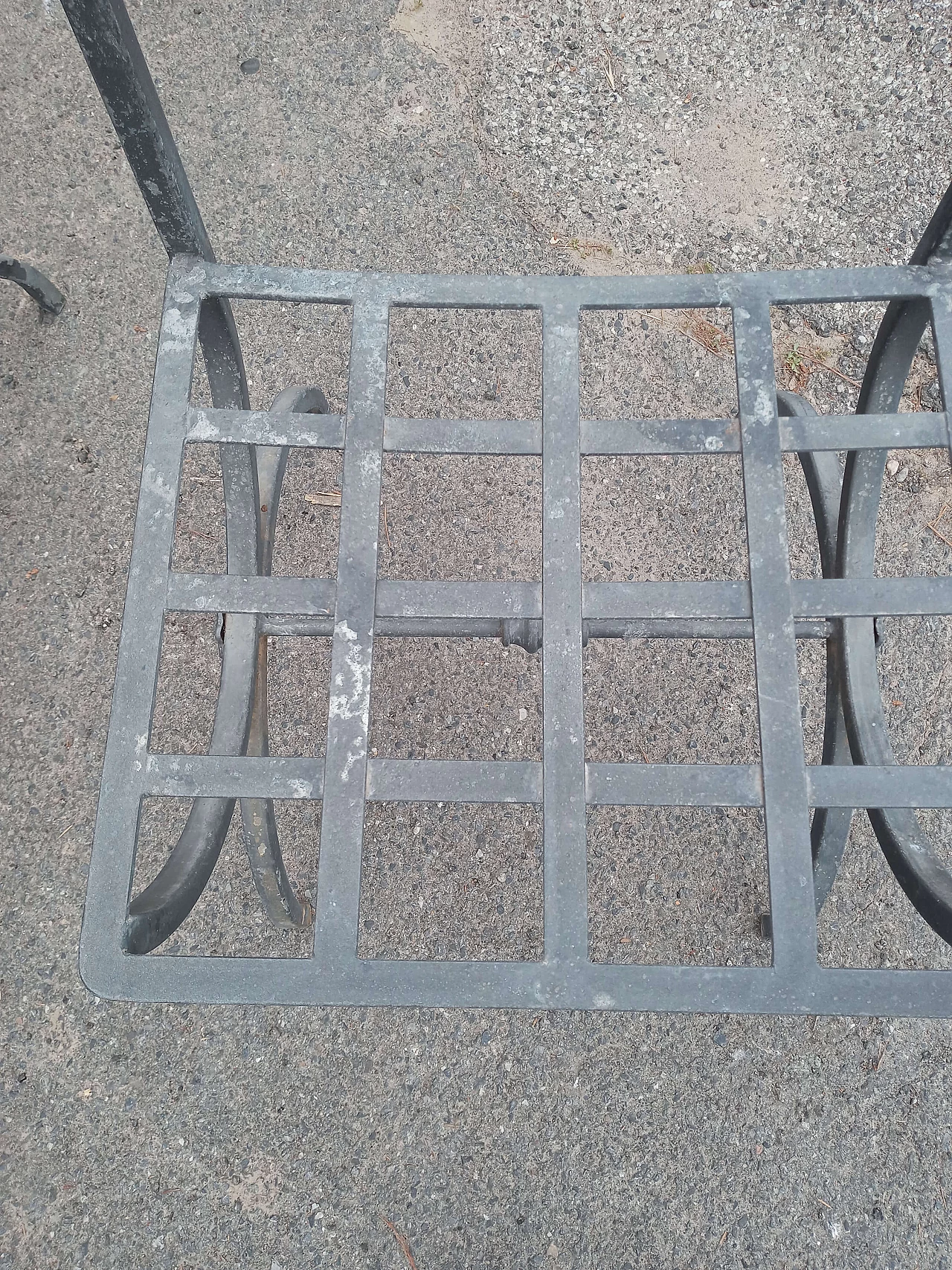 4 Iron chairs, 1980s 5