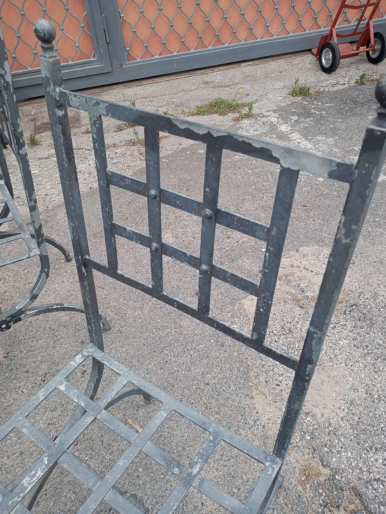 4 Iron chairs, 1980s 6