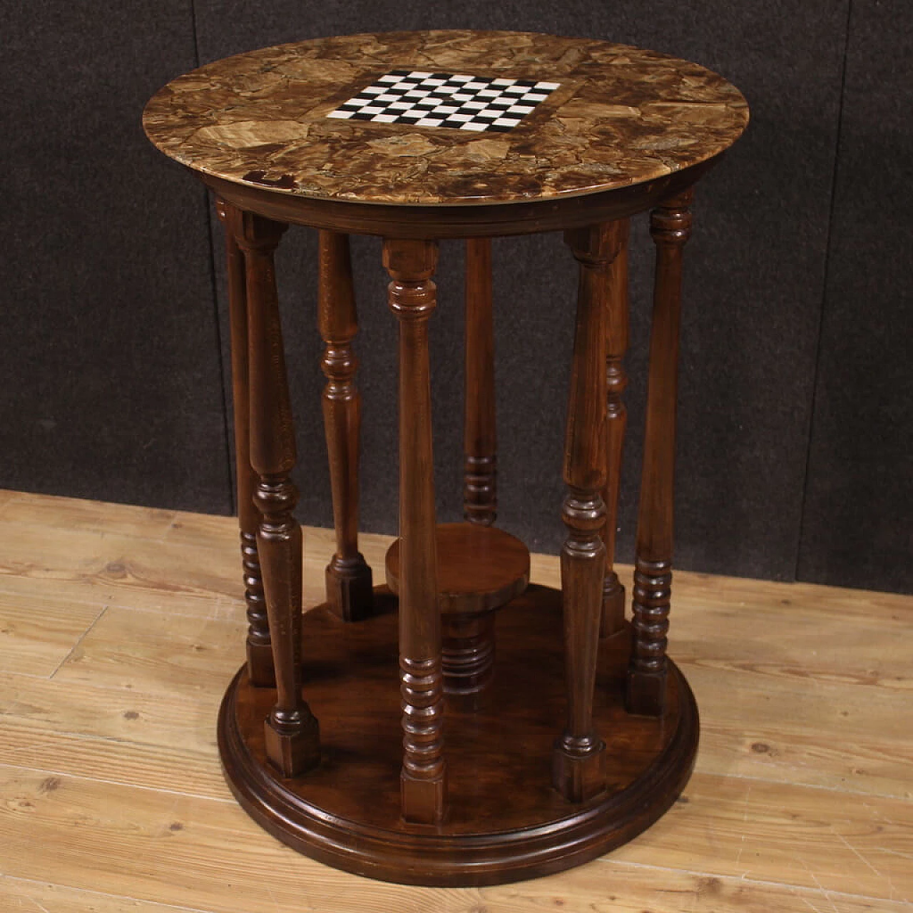 Tavolo da gioco con piano in marmo e onice con scacchiera, anni '40 1