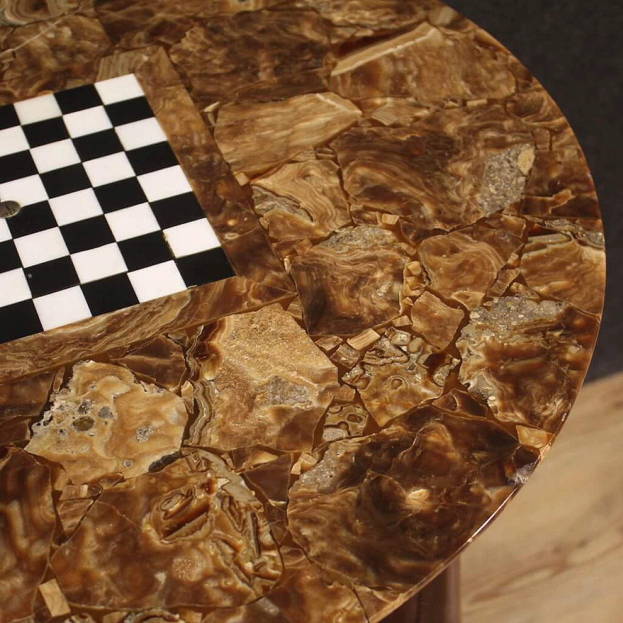 Tavolo da gioco con piano in marmo e onice con scacchiera, anni '40 7