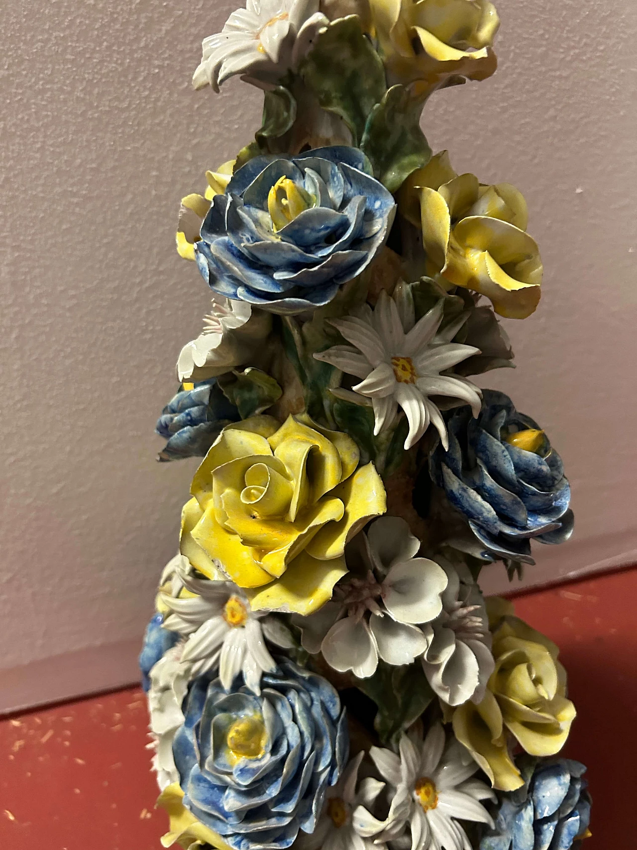 Lampada da tavolo in ceramica con fiori, anni '30 2