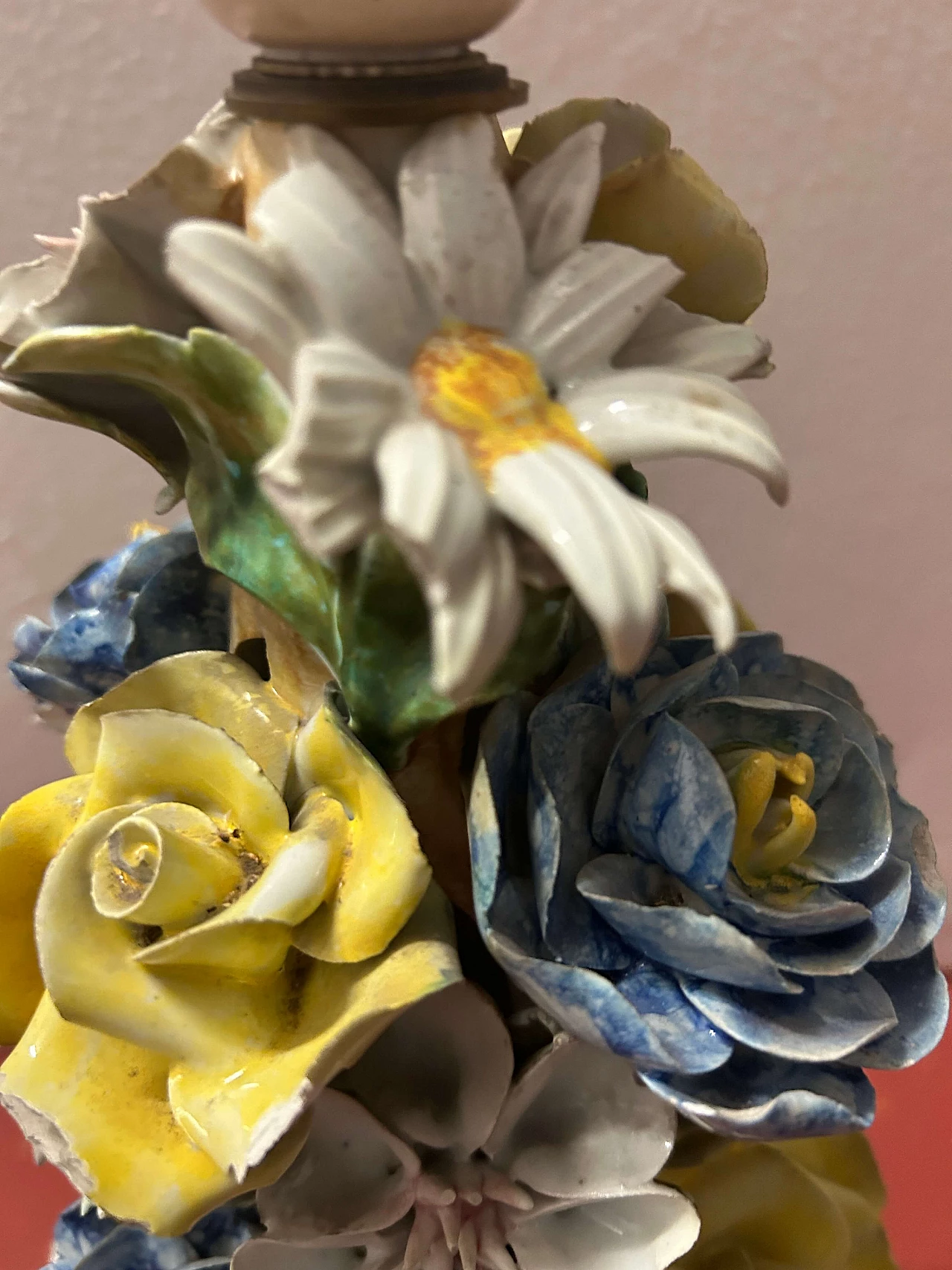 Lampada da tavolo in ceramica con fiori, anni '30 3