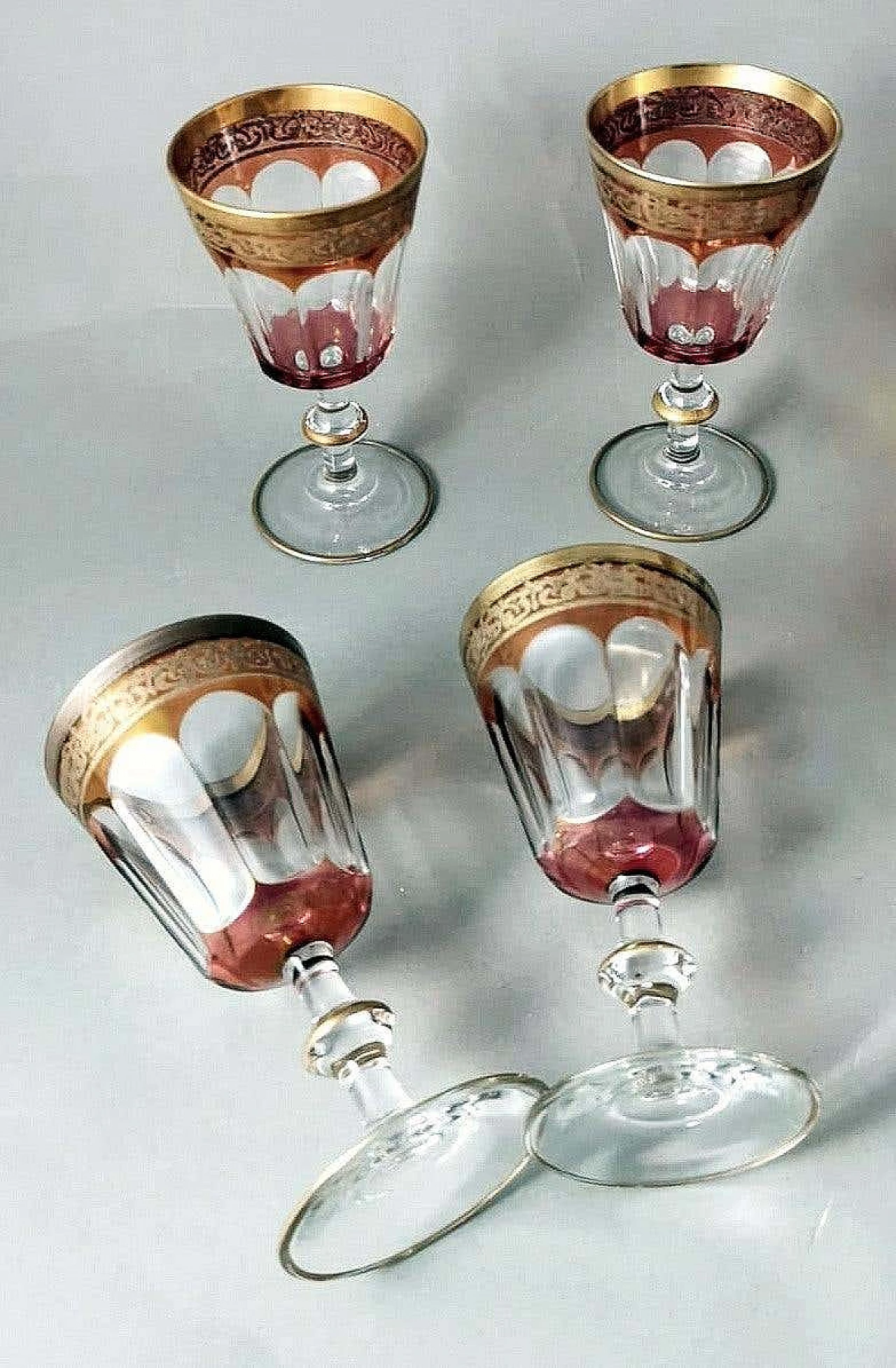 6 Calici da vino soffiati e colorati in stile Luigi XVI con bordo d'oro, anni '70 11