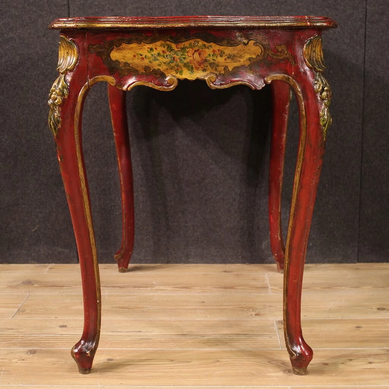 Venetian style lacquered and painted wood coffee table with floral motifs 11
