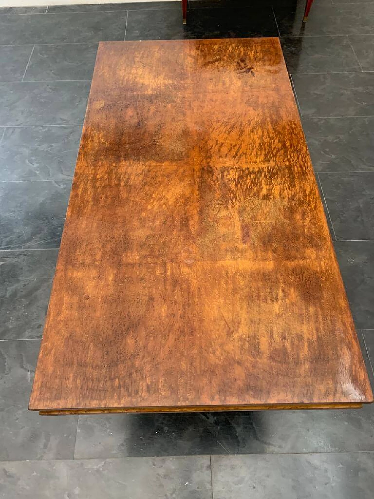 Art Deco table in walnut and maple root, 1930s 8