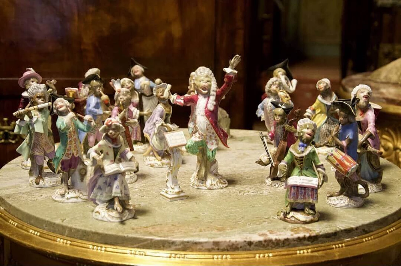21 Meissen ceramic orchestra figures, 19th century 2