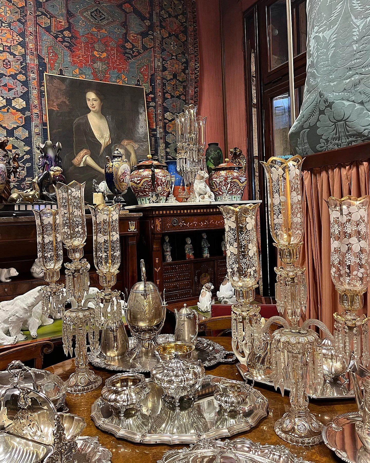 Pair of glass baccarat with pure gold floral motifs, 19th century