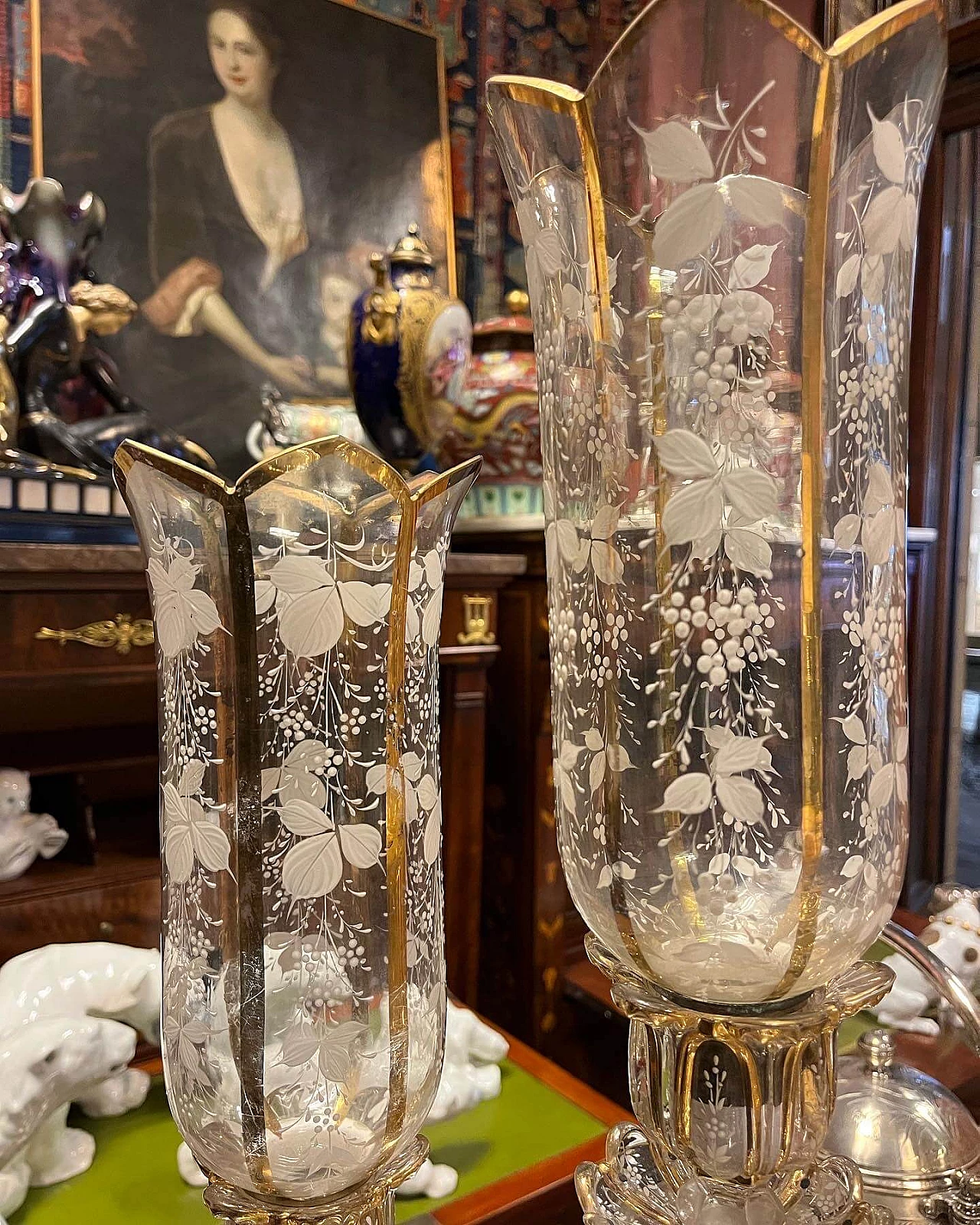 Pair of glass baccarat with pure gold floral motifs, 19th century 3