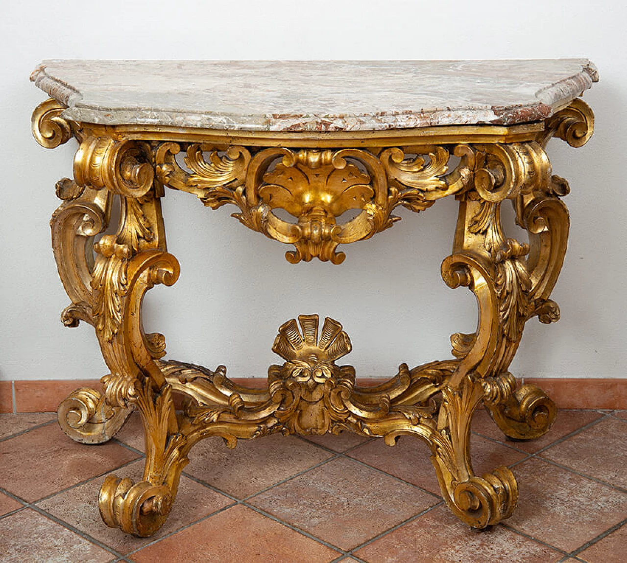 Roman Louis XV gilded wood and marble console, 18th century 7
