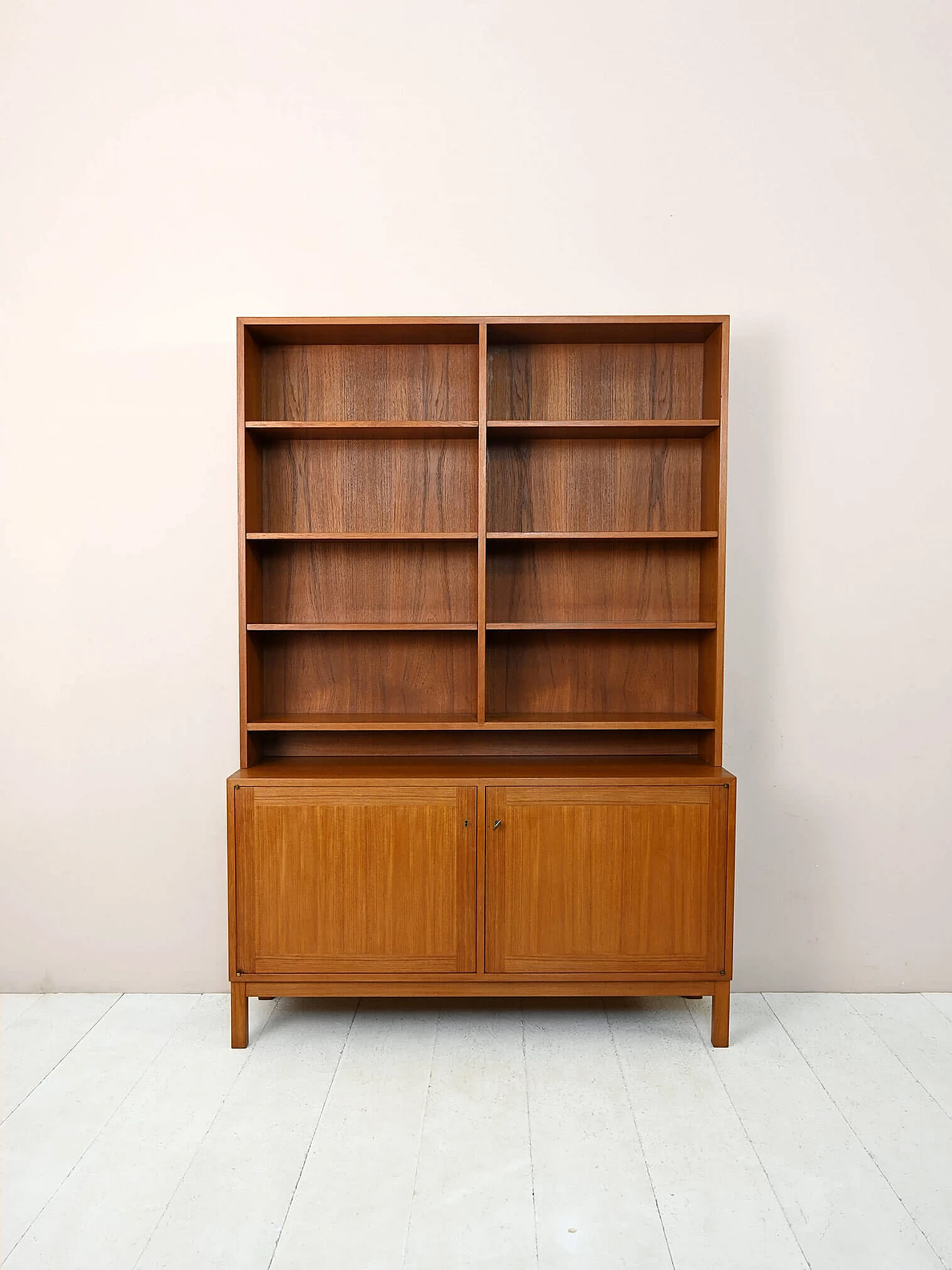 Libreria in teak con mobiletto ad ante battenti, anni '60 4