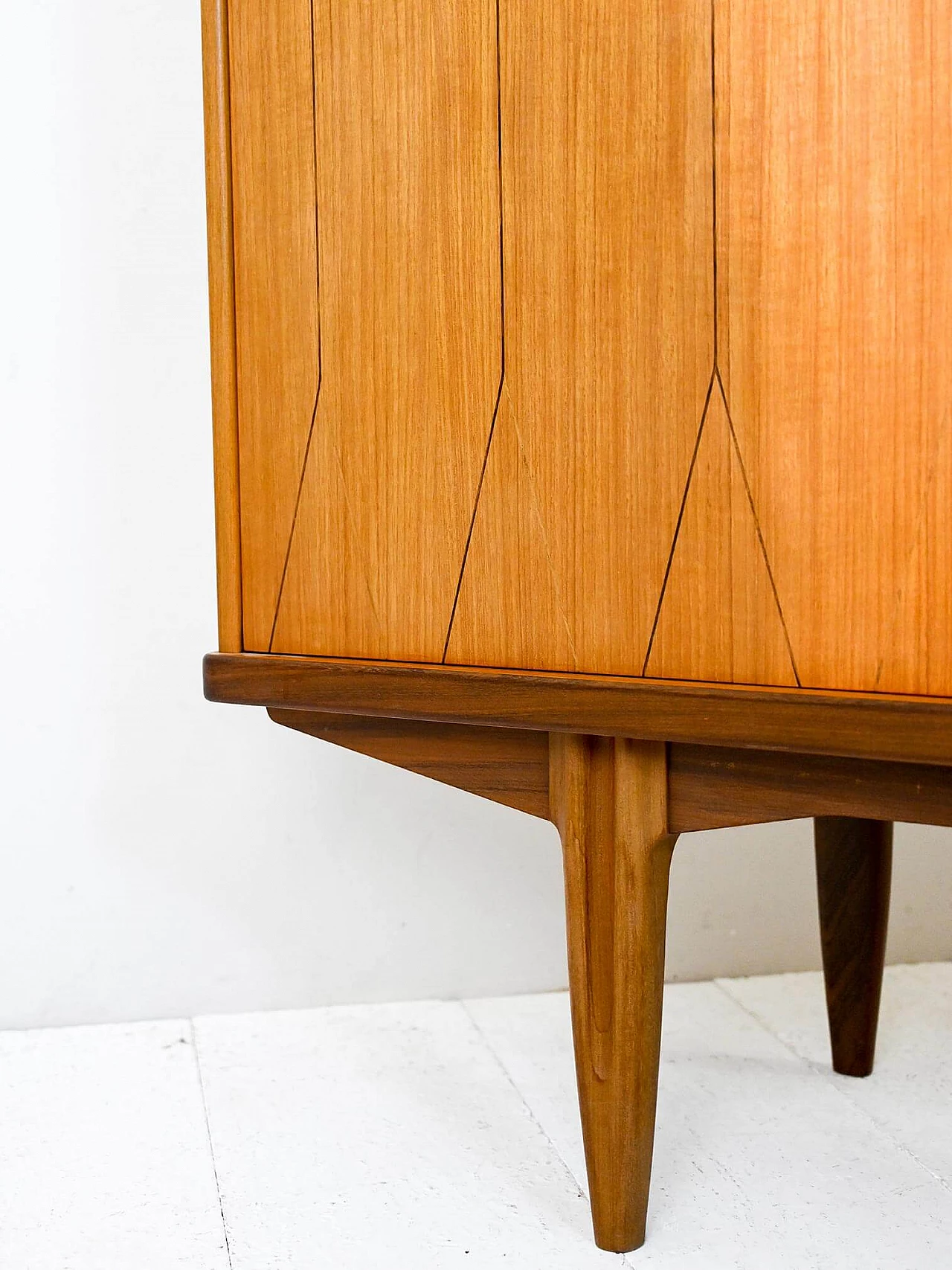 Credenza scandinava in legno con ante e cassetti, anni '60 10