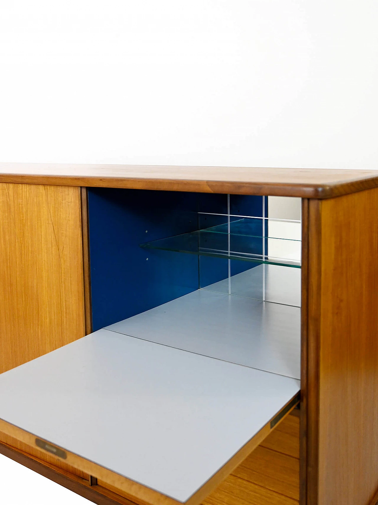 Credenza scandinava in legno con ante e cassetti, anni '60 13