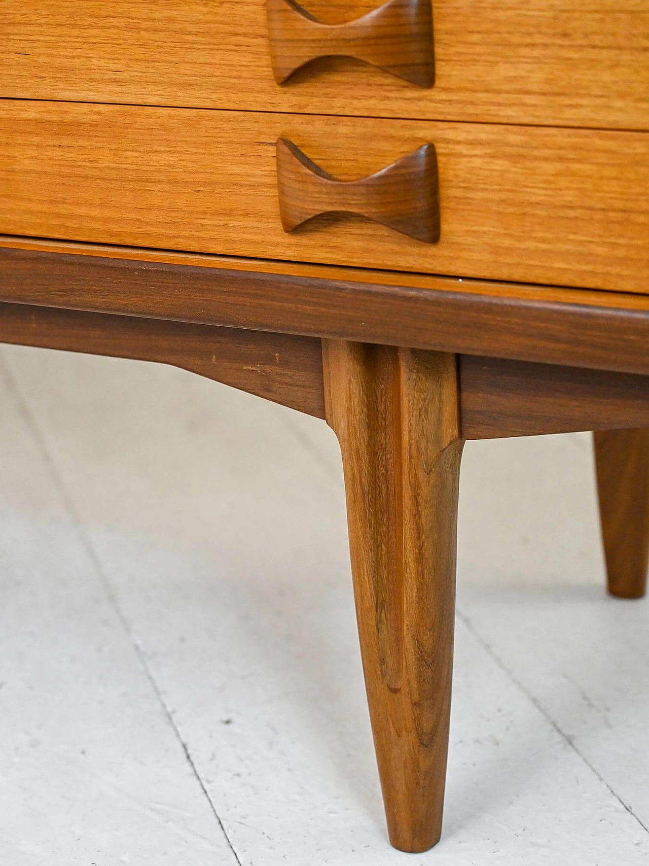 Credenza scandinava in legno con ante e cassetti, anni '60 14