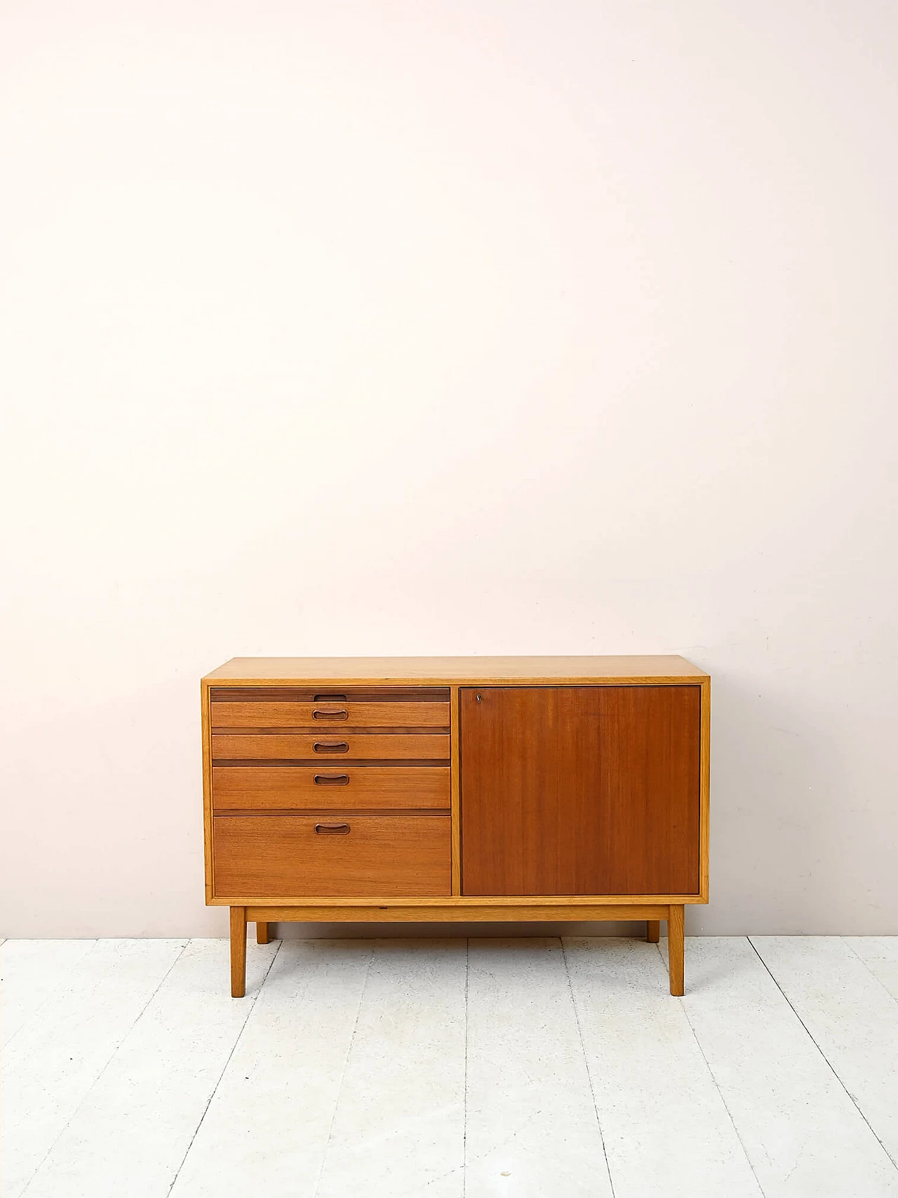 Small Scandinavian sideboard with pull-out top, 1960s 2