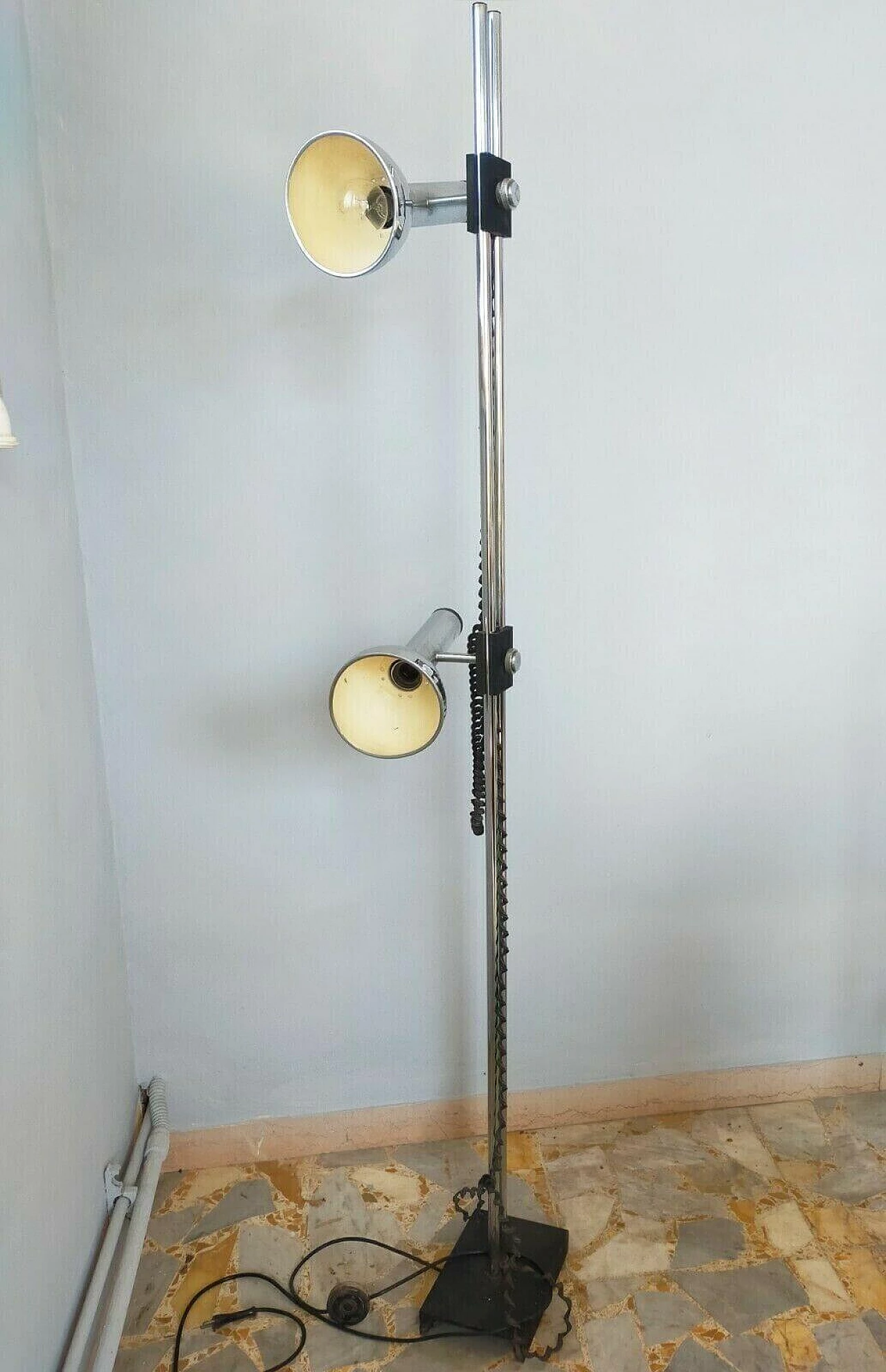 Chromed metal floor lamp attributed to Luci Milano, 1970s 3