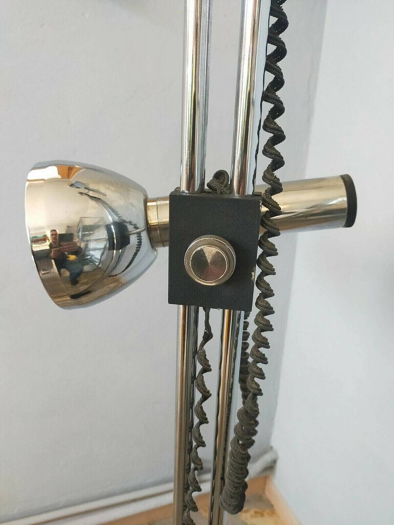 Chromed metal floor lamp attributed to Luci Milano, 1970s 5