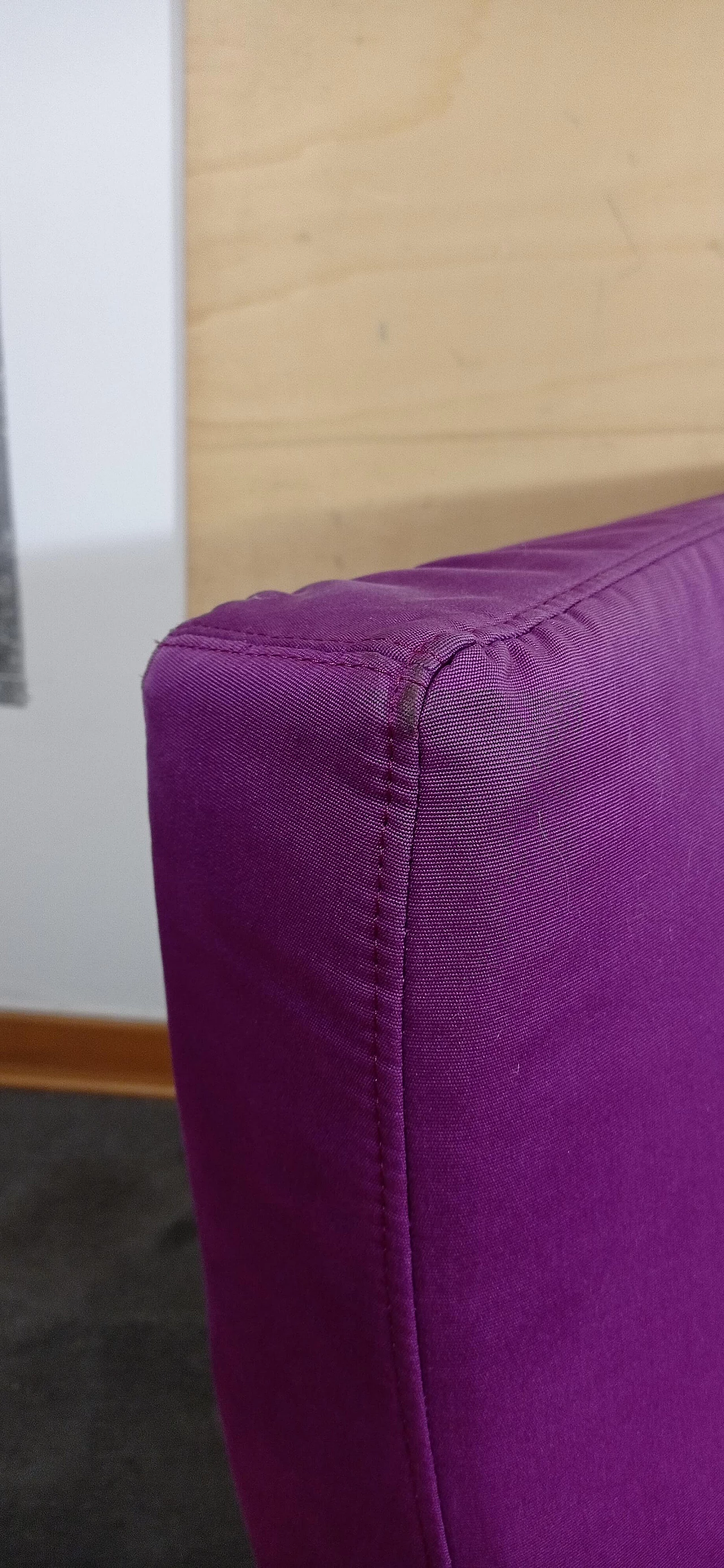 Poltrona Pop in tessuto viola di Christian Werner per Ligne Roset 8