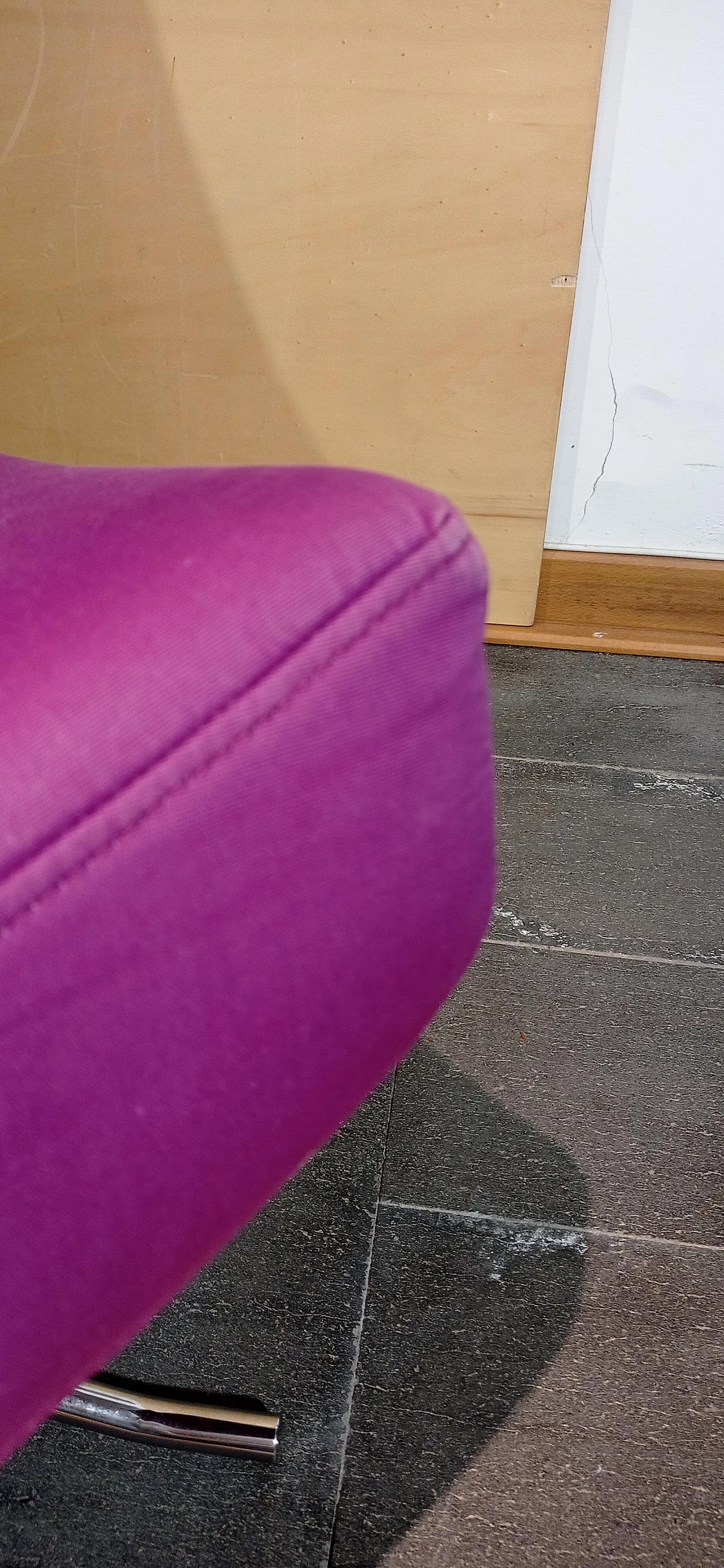 Poltrona Pop in tessuto viola di Christian Werner per Ligne Roset 16