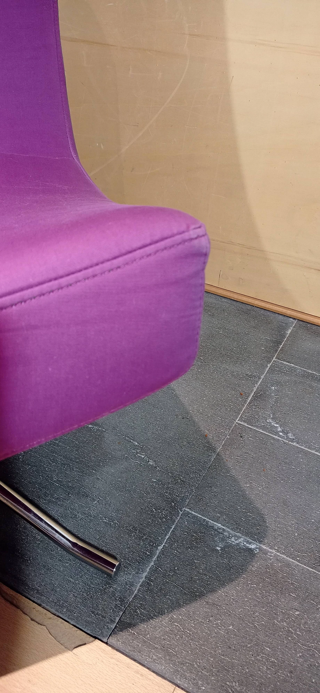 Poltrona Pop in tessuto viola di Christian Werner per Ligne Roset 20