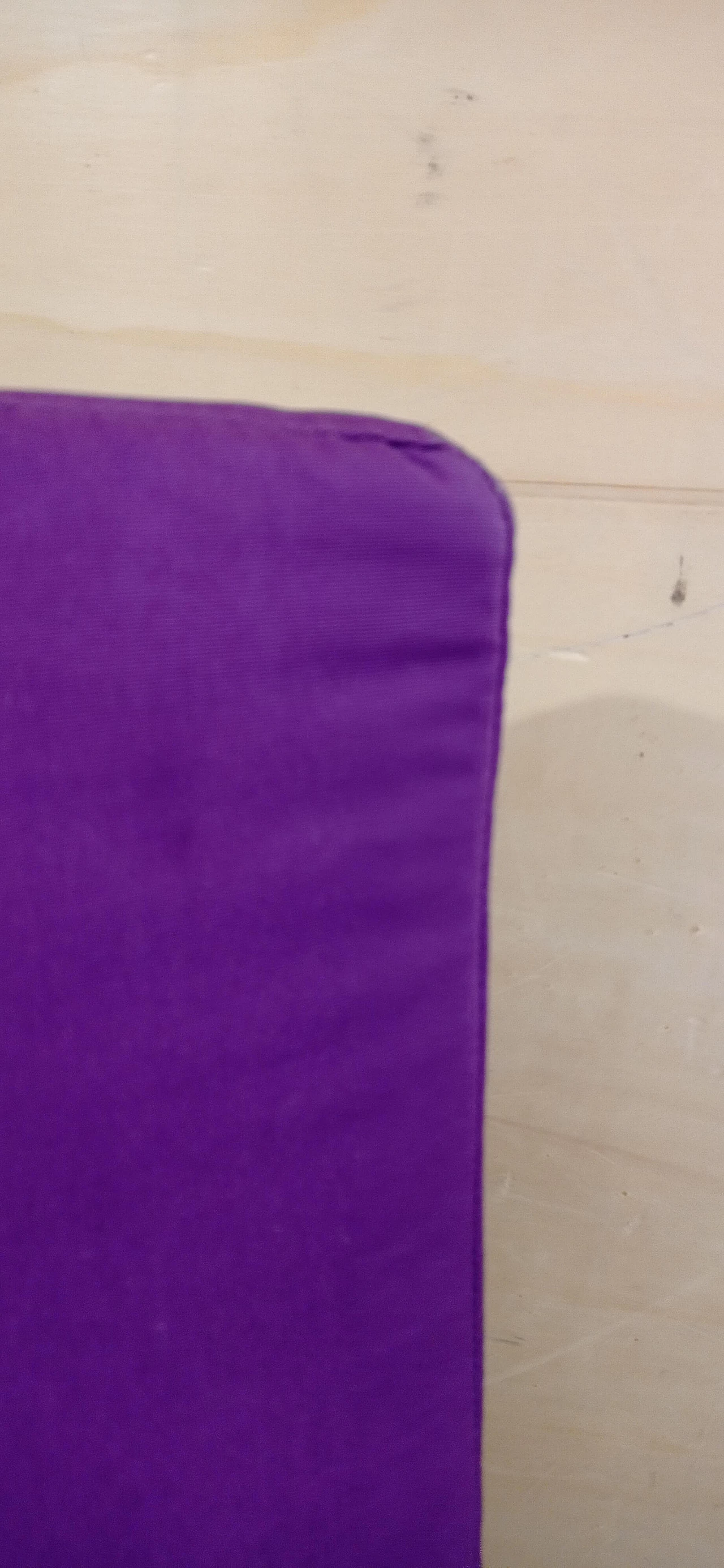 Poltrona Pop in tessuto viola di Christian Werner per Ligne Roset 25