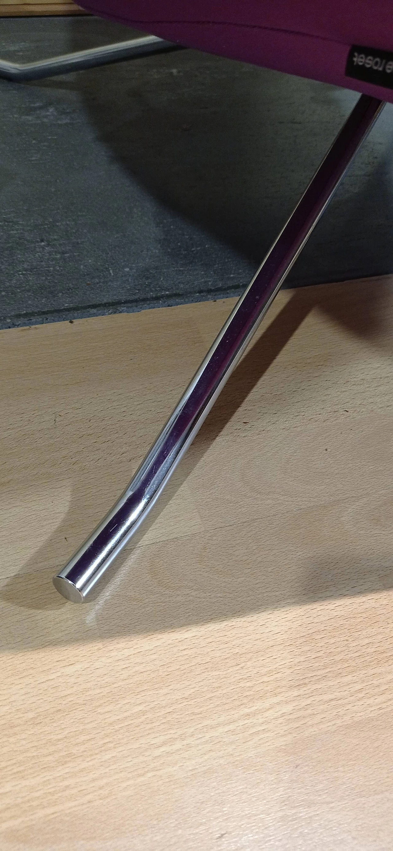 Poltrona Pop in tessuto viola di Christian Werner per Ligne Roset 62