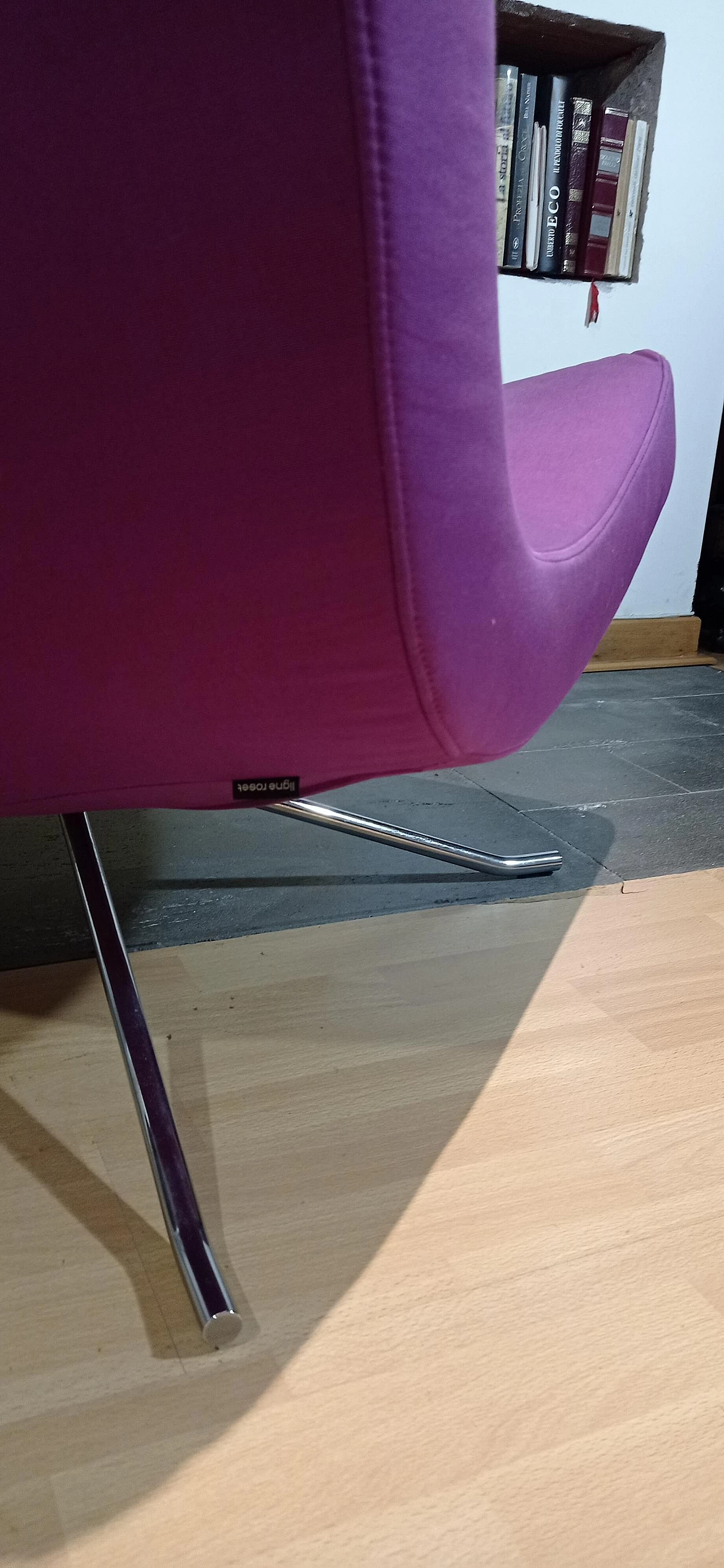 Poltrona Pop in tessuto viola di Christian Werner per Ligne Roset 79