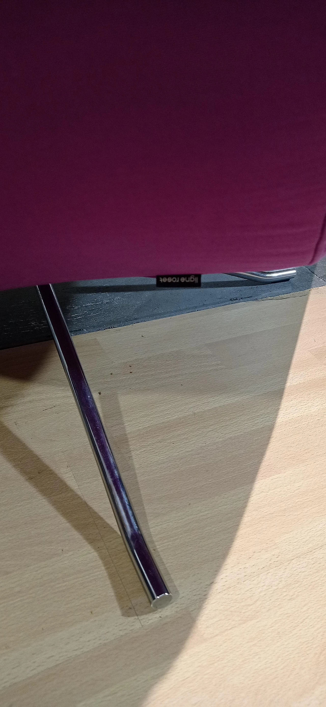 Poltrona Pop in tessuto viola di Christian Werner per Ligne Roset 85