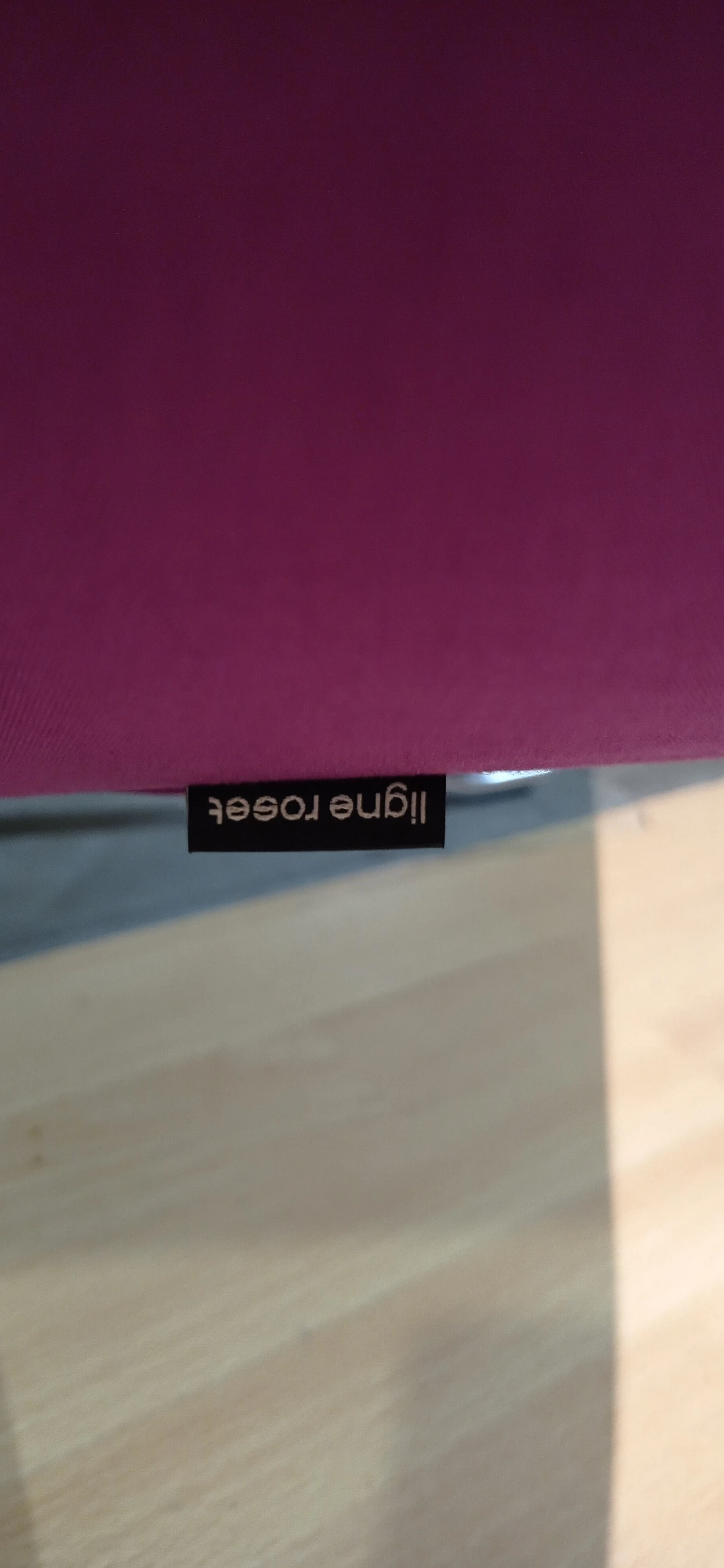 Poltrona Pop in tessuto viola di Christian Werner per Ligne Roset 86