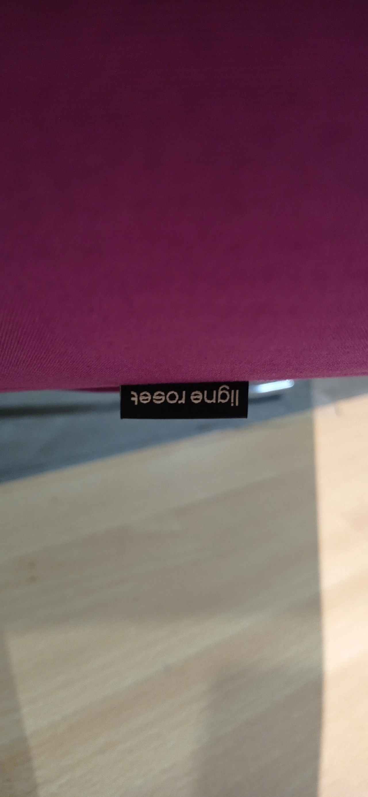 Poltrona Pop in tessuto viola di Christian Werner per Ligne Roset 87