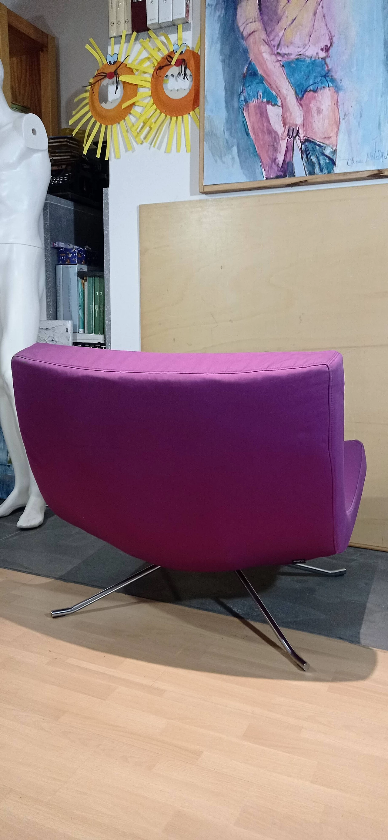 Poltrona Pop in tessuto viola di Christian Werner per Ligne Roset 92
