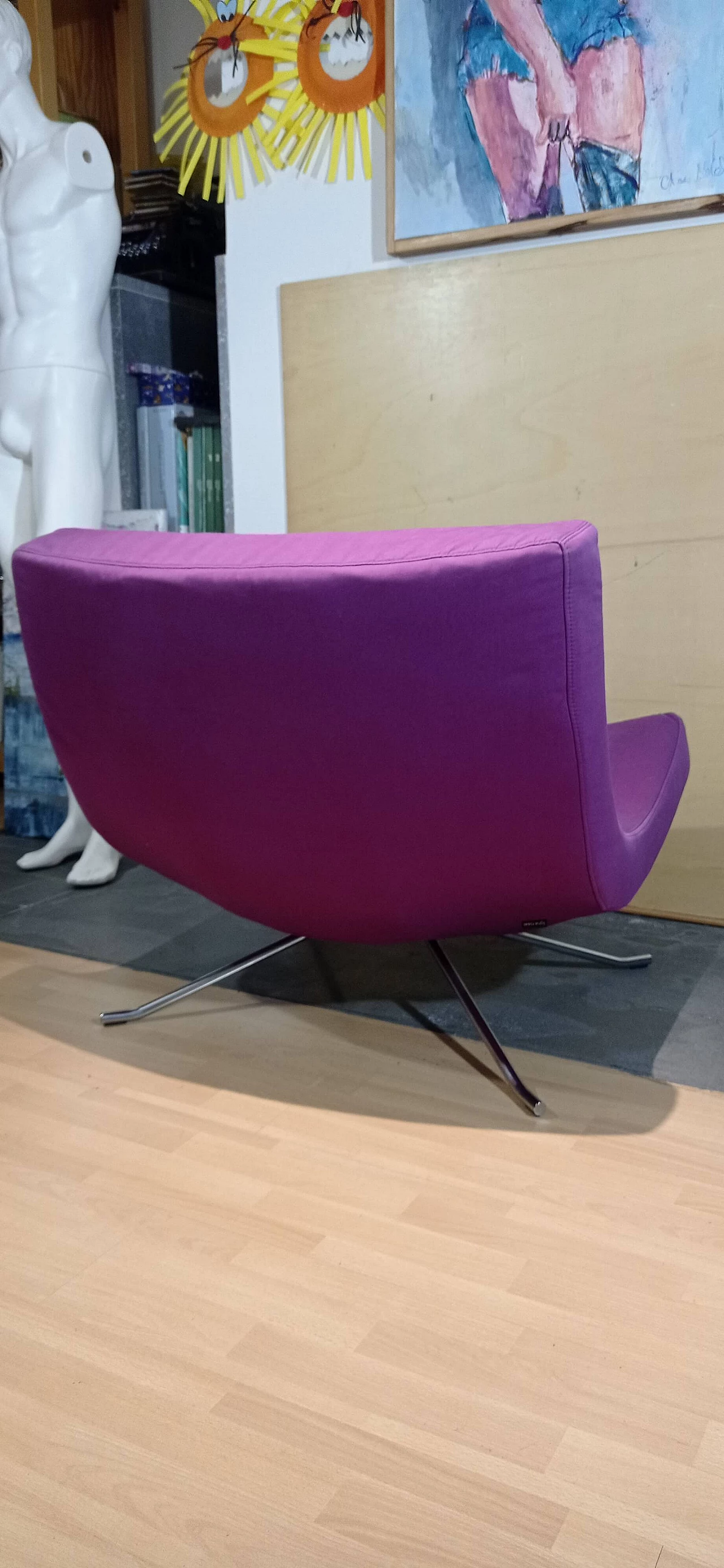 Poltrona Pop in tessuto viola di Christian Werner per Ligne Roset 96