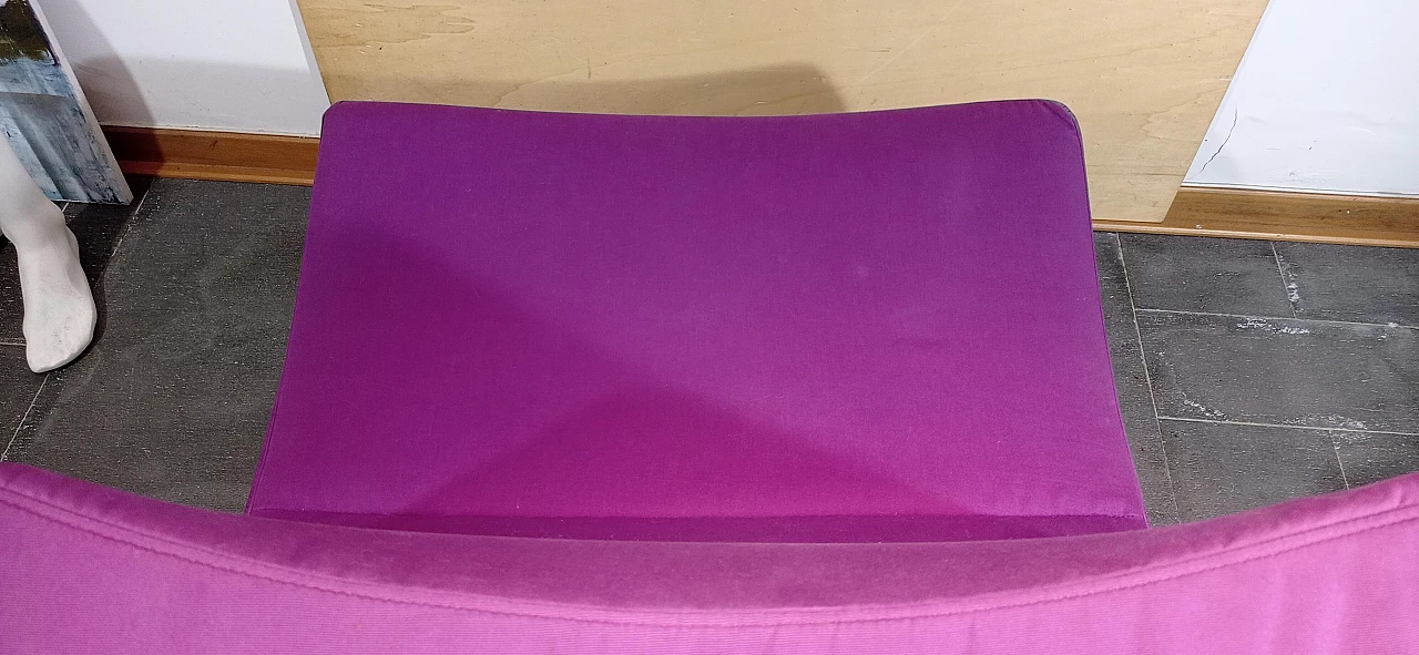 Poltrona Pop in tessuto viola di Christian Werner per Ligne Roset 97