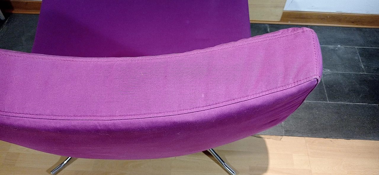 Poltrona Pop in tessuto viola di Christian Werner per Ligne Roset 101