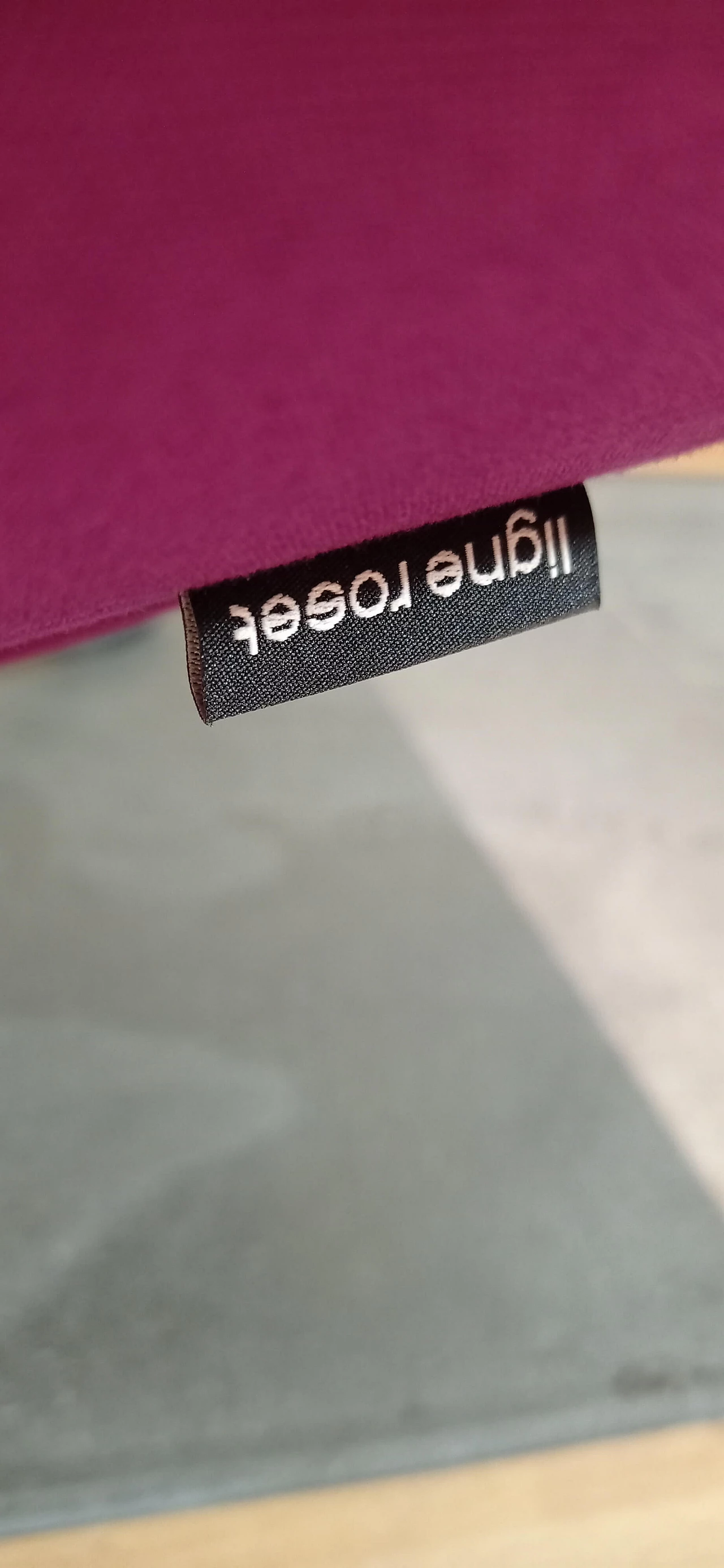 Poltrona Pop in tessuto viola di Christian Werner per Ligne Roset 113