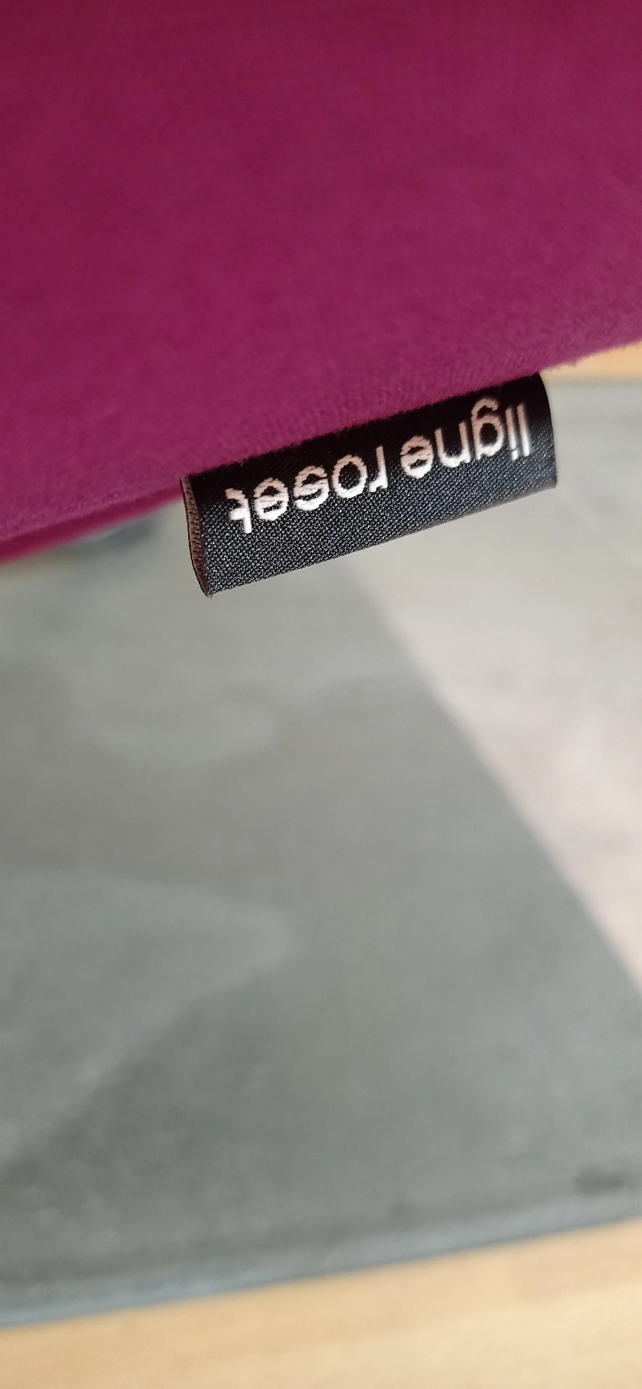 Poltrona Pop in tessuto viola di Christian Werner per Ligne Roset 115