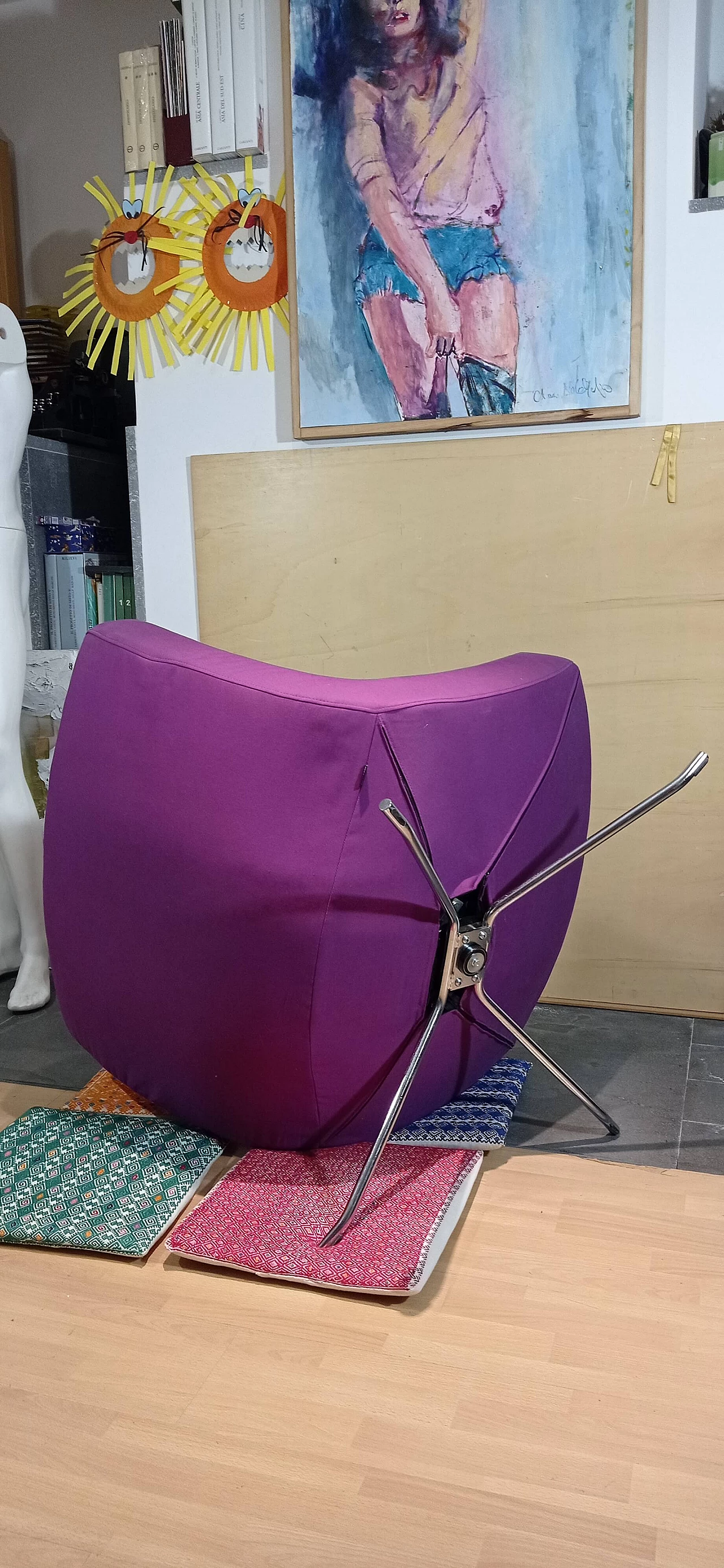 Poltrona Pop in tessuto viola di Christian Werner per Ligne Roset 134