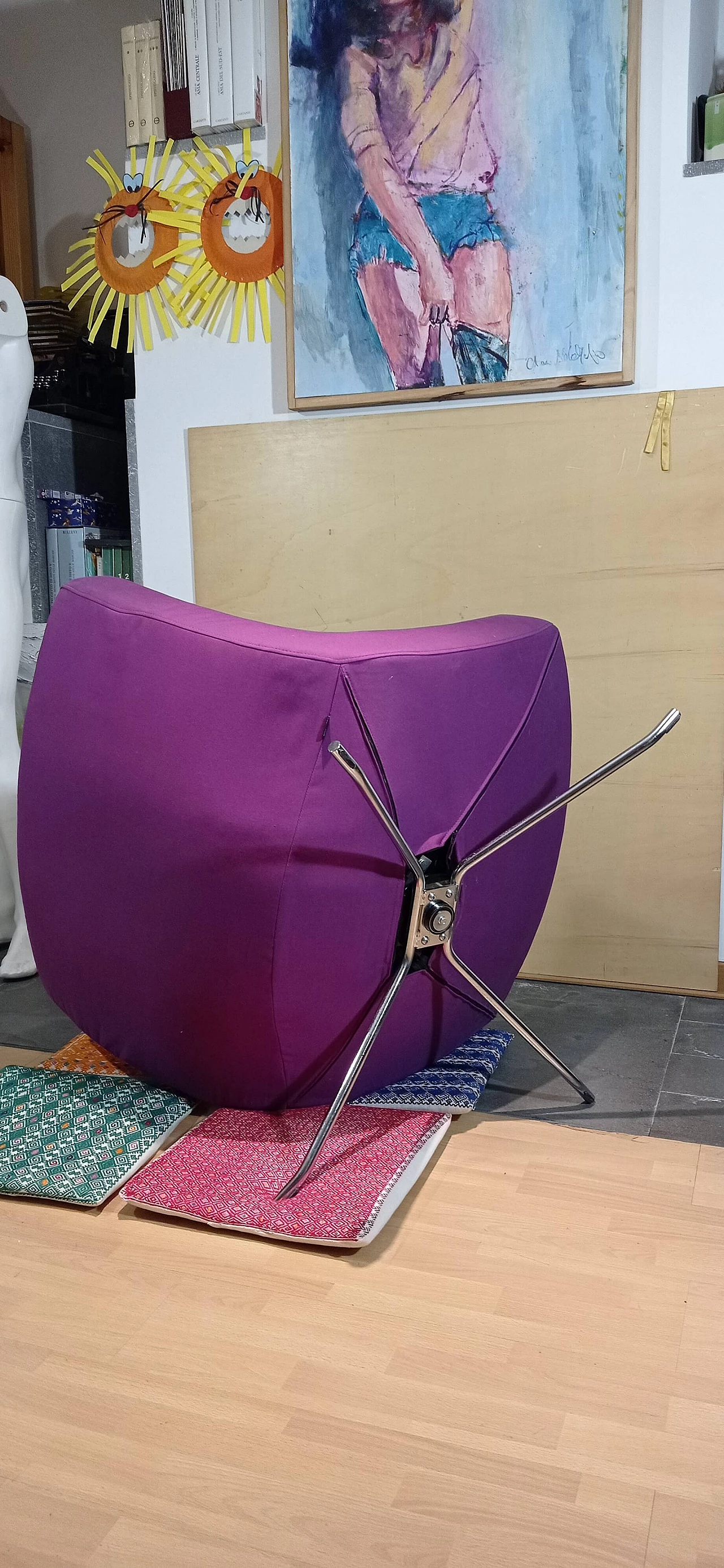Poltrona Pop in tessuto viola di Christian Werner per Ligne Roset 135