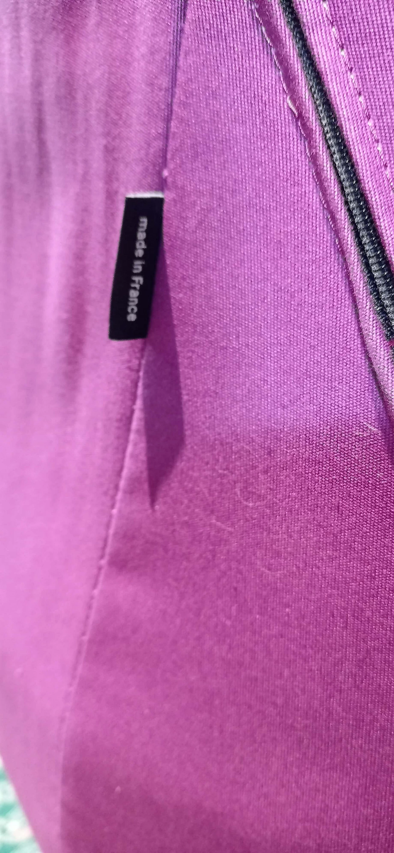 Poltrona Pop in tessuto viola di Christian Werner per Ligne Roset 141