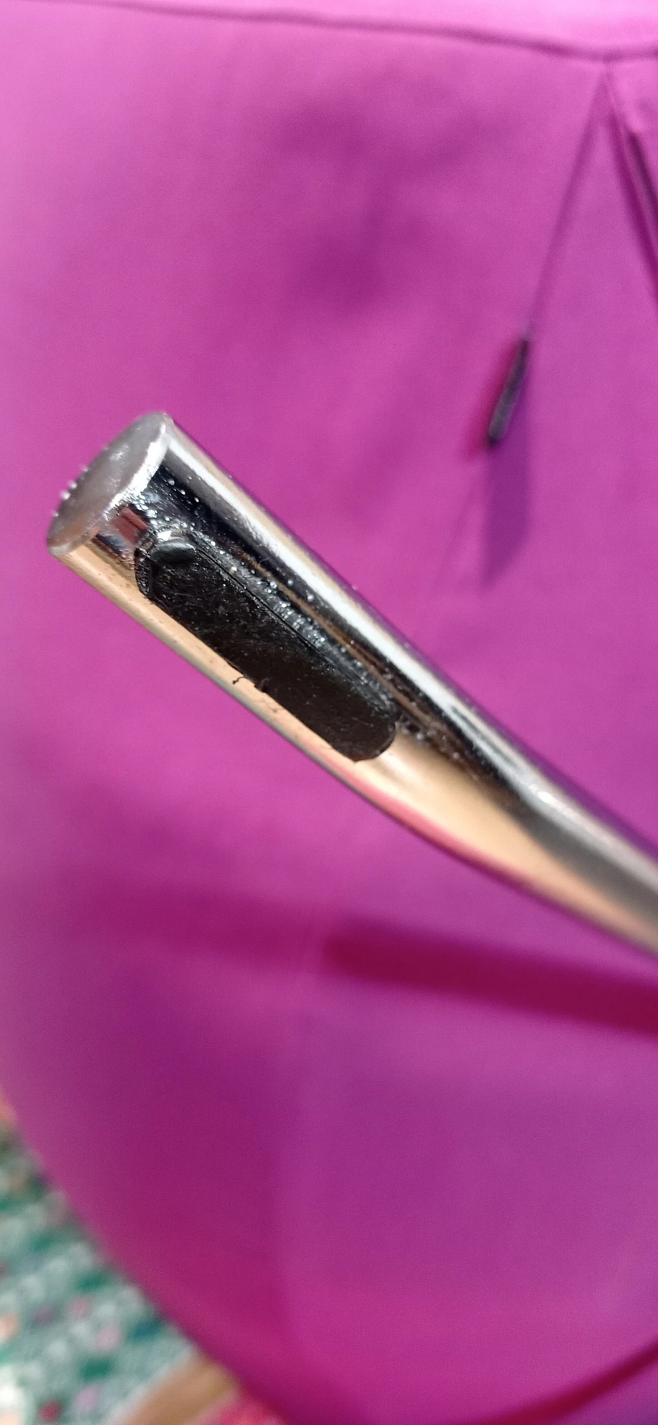 Poltrona Pop in tessuto viola di Christian Werner per Ligne Roset 145