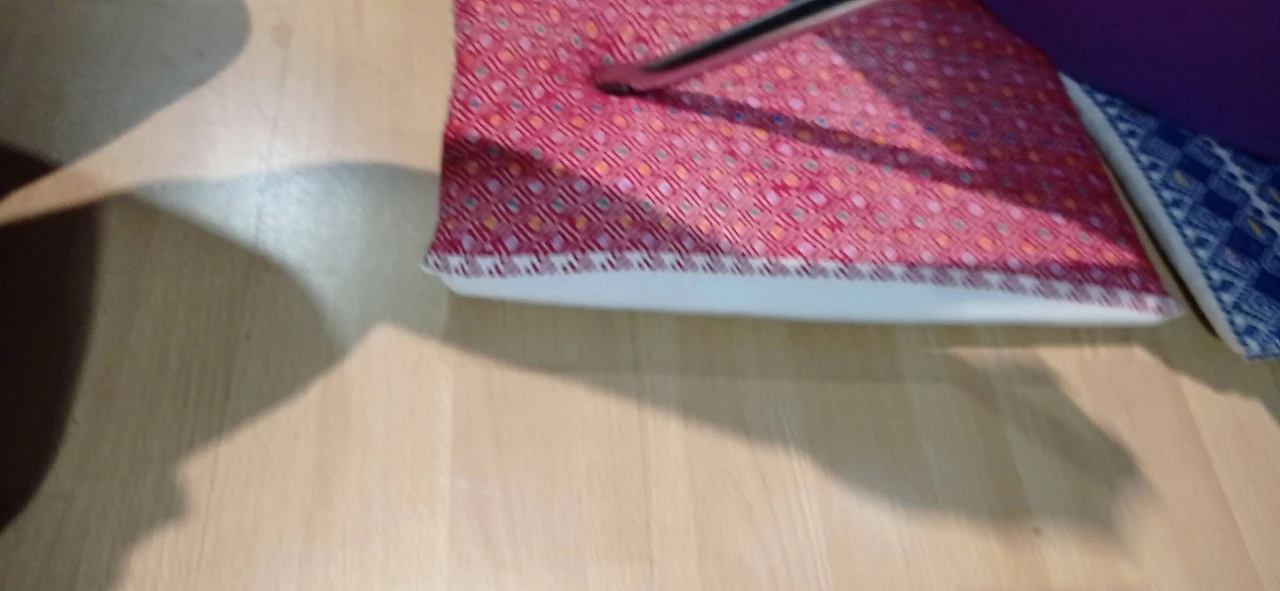 Poltrona Pop in tessuto viola di Christian Werner per Ligne Roset 162