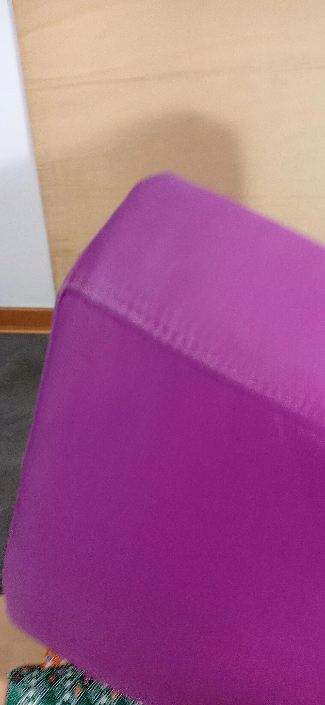 Poltrona Pop in tessuto viola di Christian Werner per Ligne Roset 173