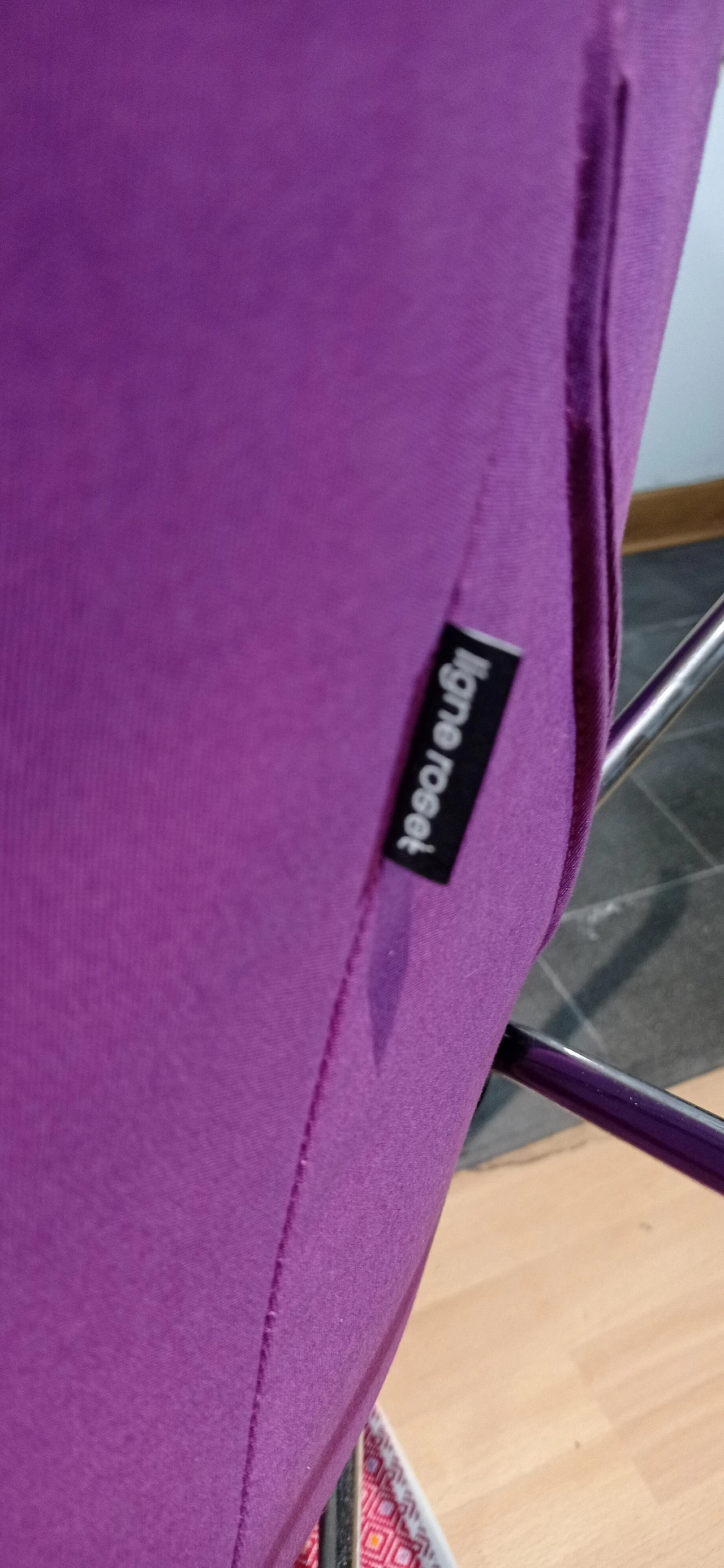 Poltrona Pop in tessuto viola di Christian Werner per Ligne Roset 176