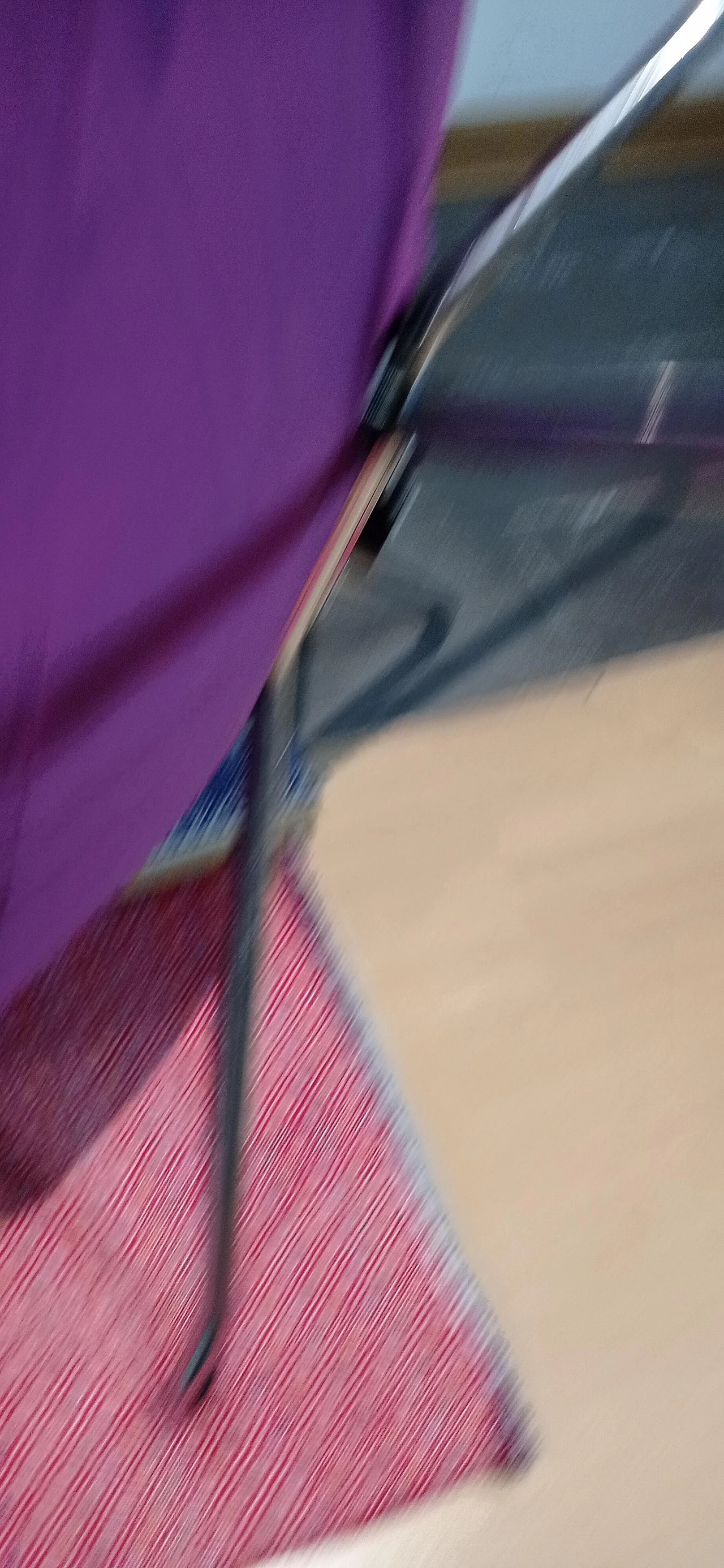 Poltrona Pop in tessuto viola di Christian Werner per Ligne Roset 177