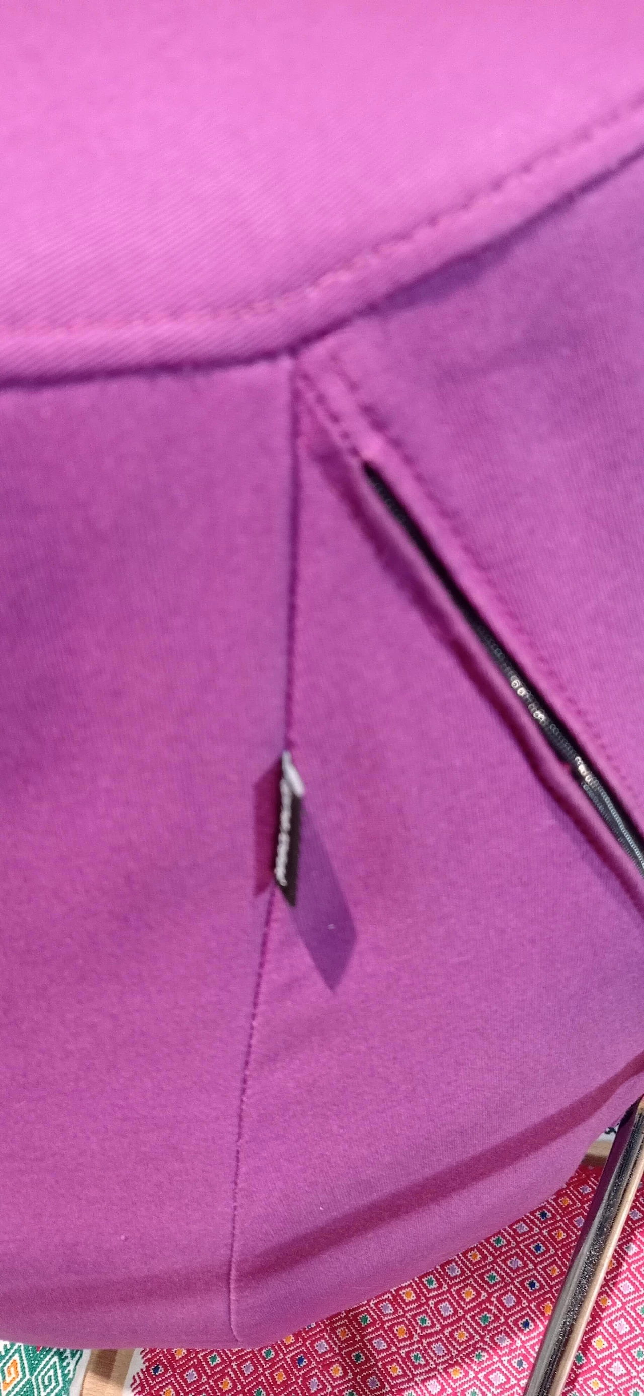 Poltrona Pop in tessuto viola di Christian Werner per Ligne Roset 179