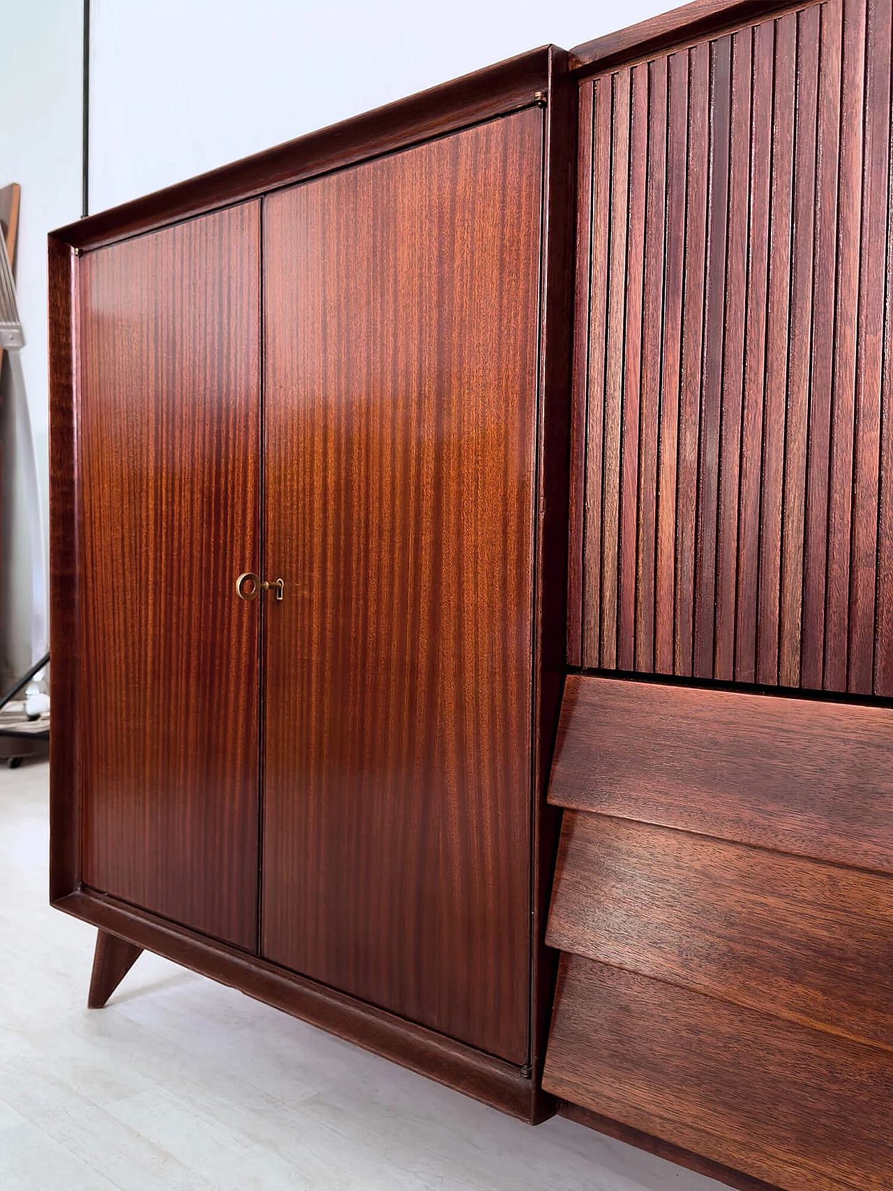 Credenza in teak con vano bar di Vittorio Dassi, anni '50 4