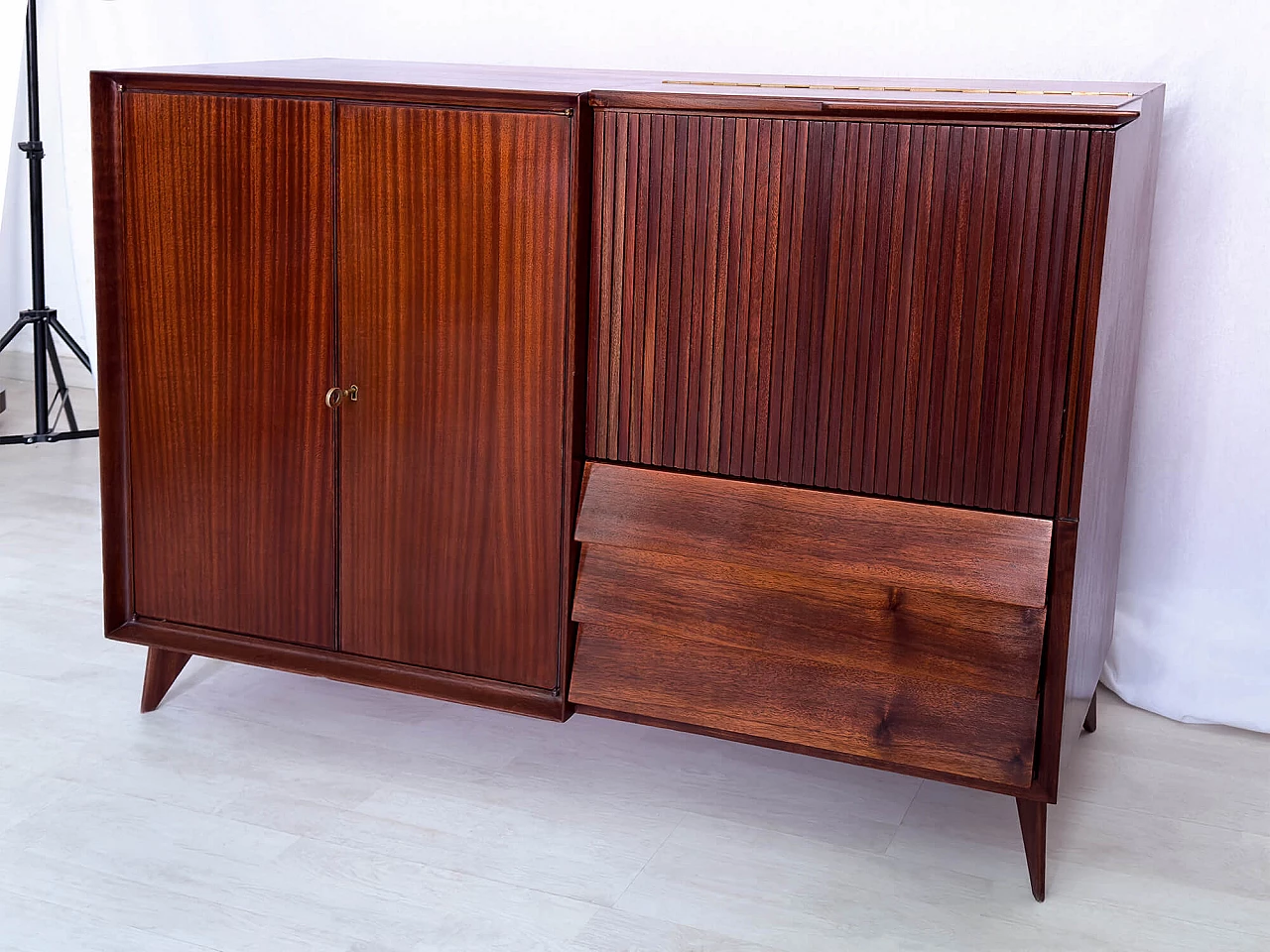 Credenza in teak con vano bar di Vittorio Dassi, anni '50 8